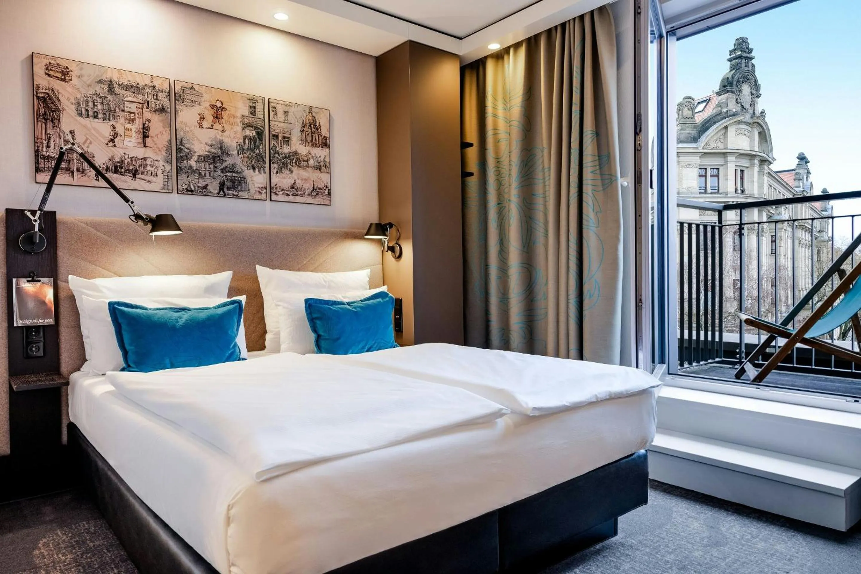 Photo of the whole room, Bed in Motel One Dresden - Palaisplatz