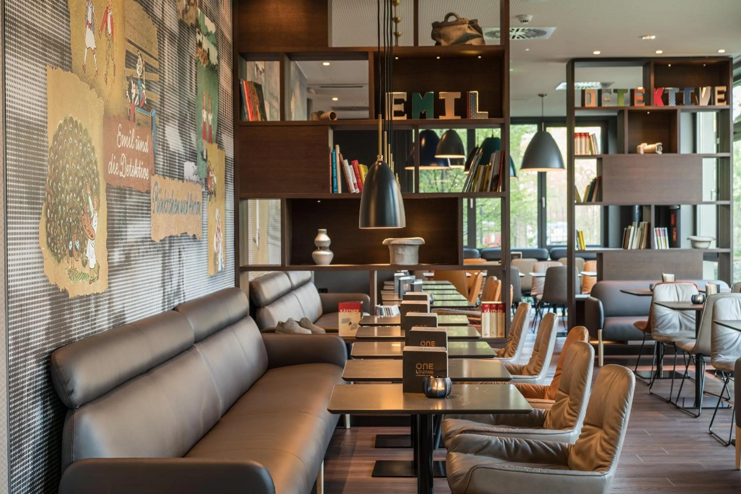 Lounge or bar in Motel One Dresden - Palaisplatz