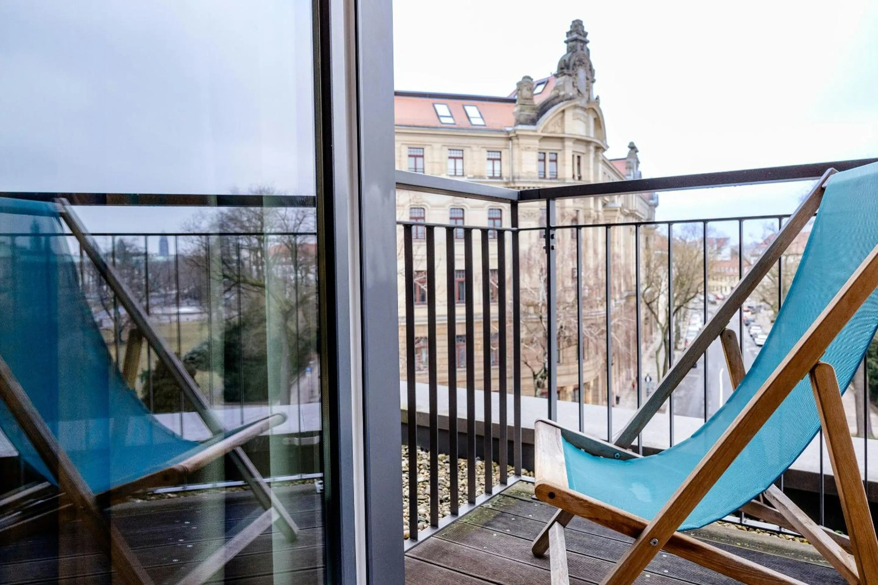 Photo of the whole room in Motel One Dresden - Palaisplatz