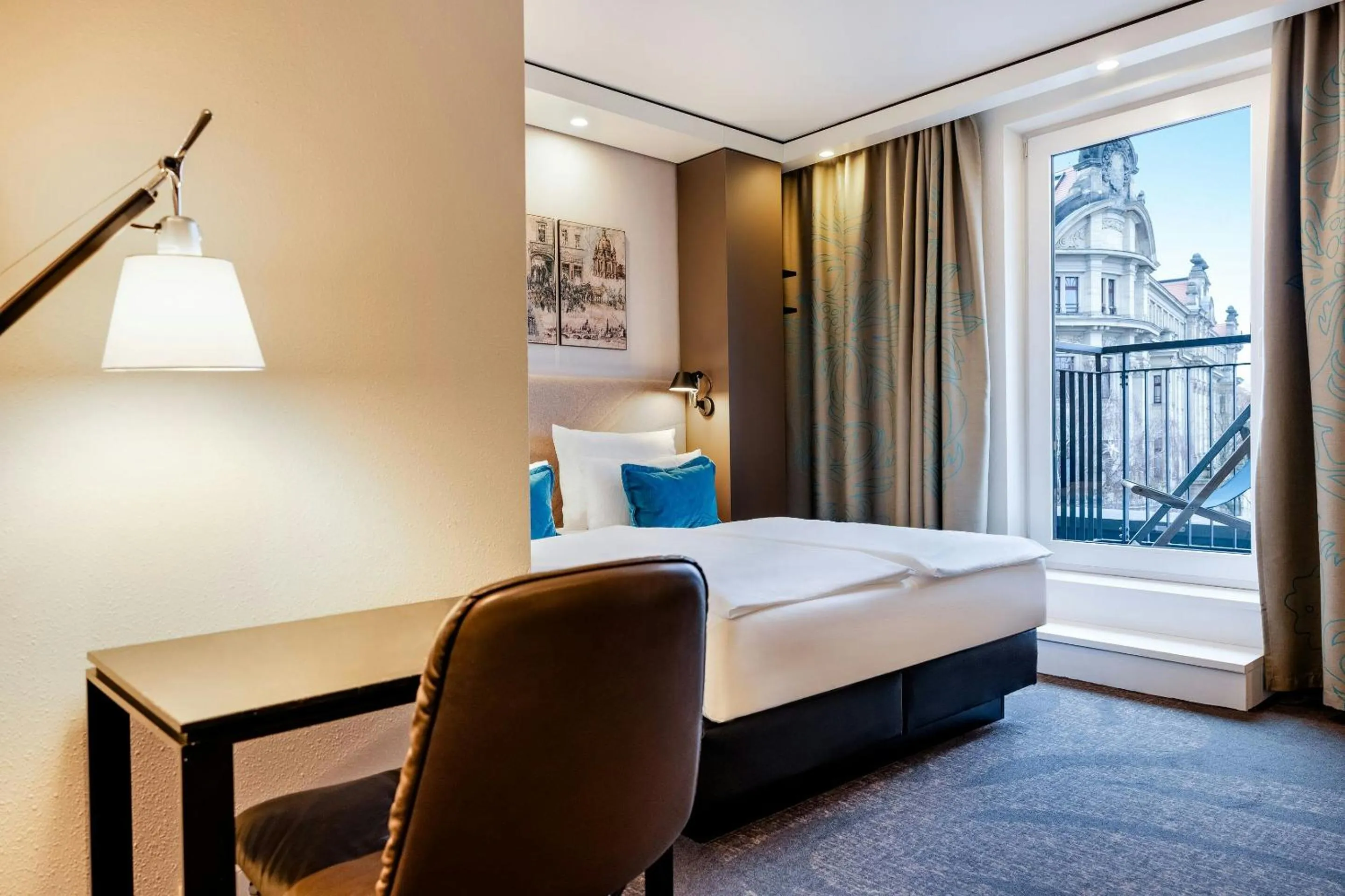 Photo of the whole room, Bed in Motel One Dresden - Palaisplatz