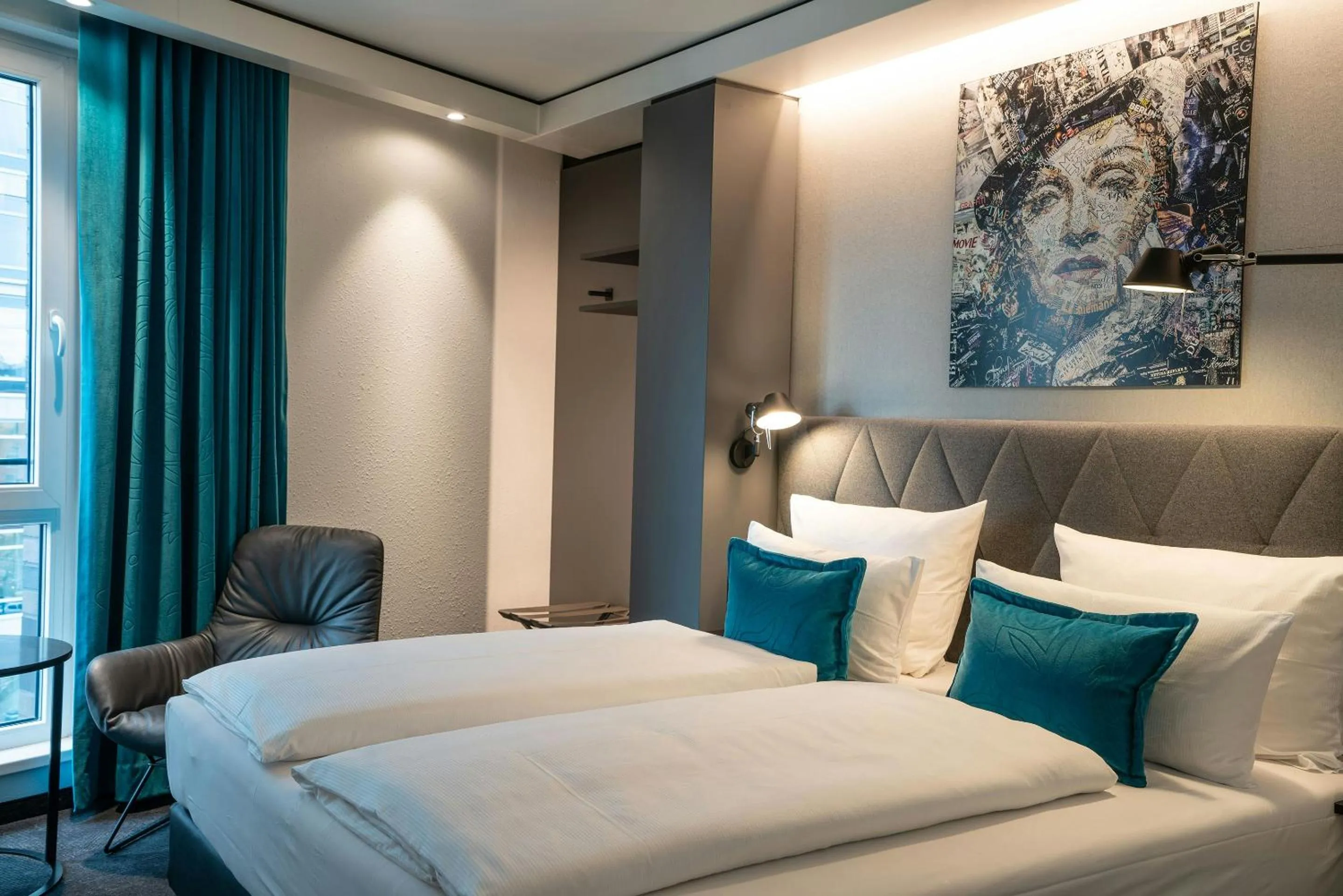 Photo of the whole room, Bed in Motel One Berlin-Spittelmarkt