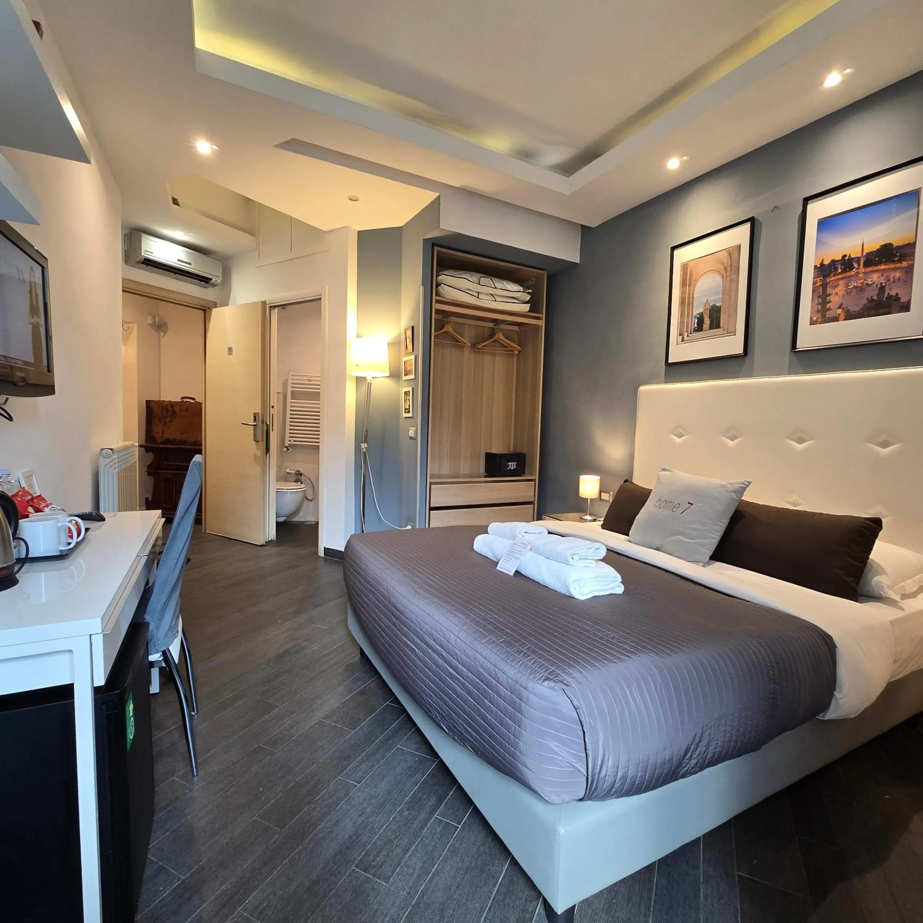 Bedroom, Bed in B&B Home 77