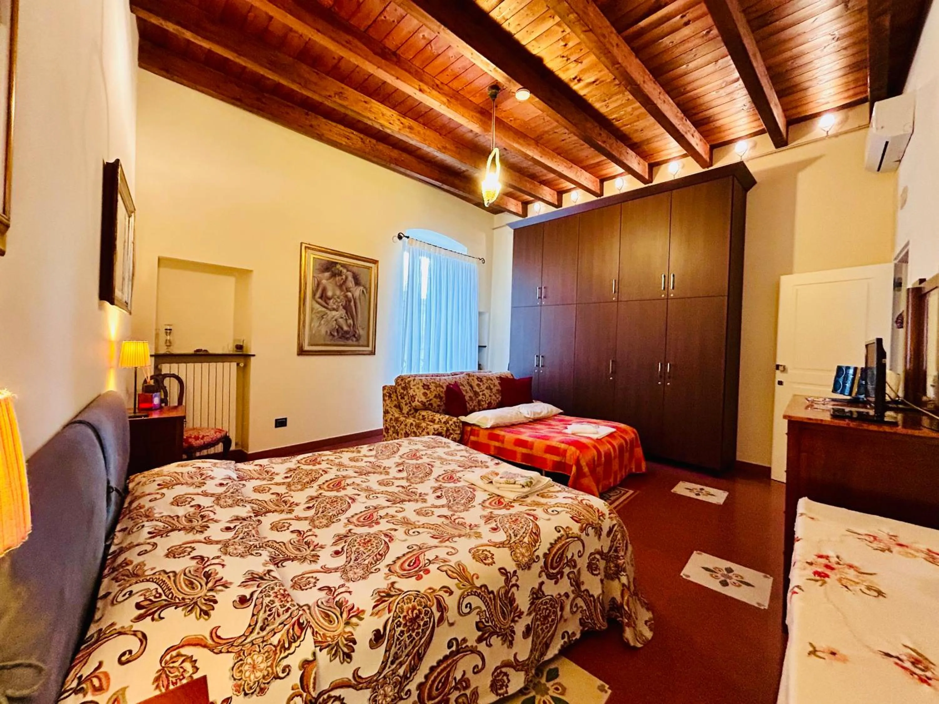 Bed in VinsLounge Suite