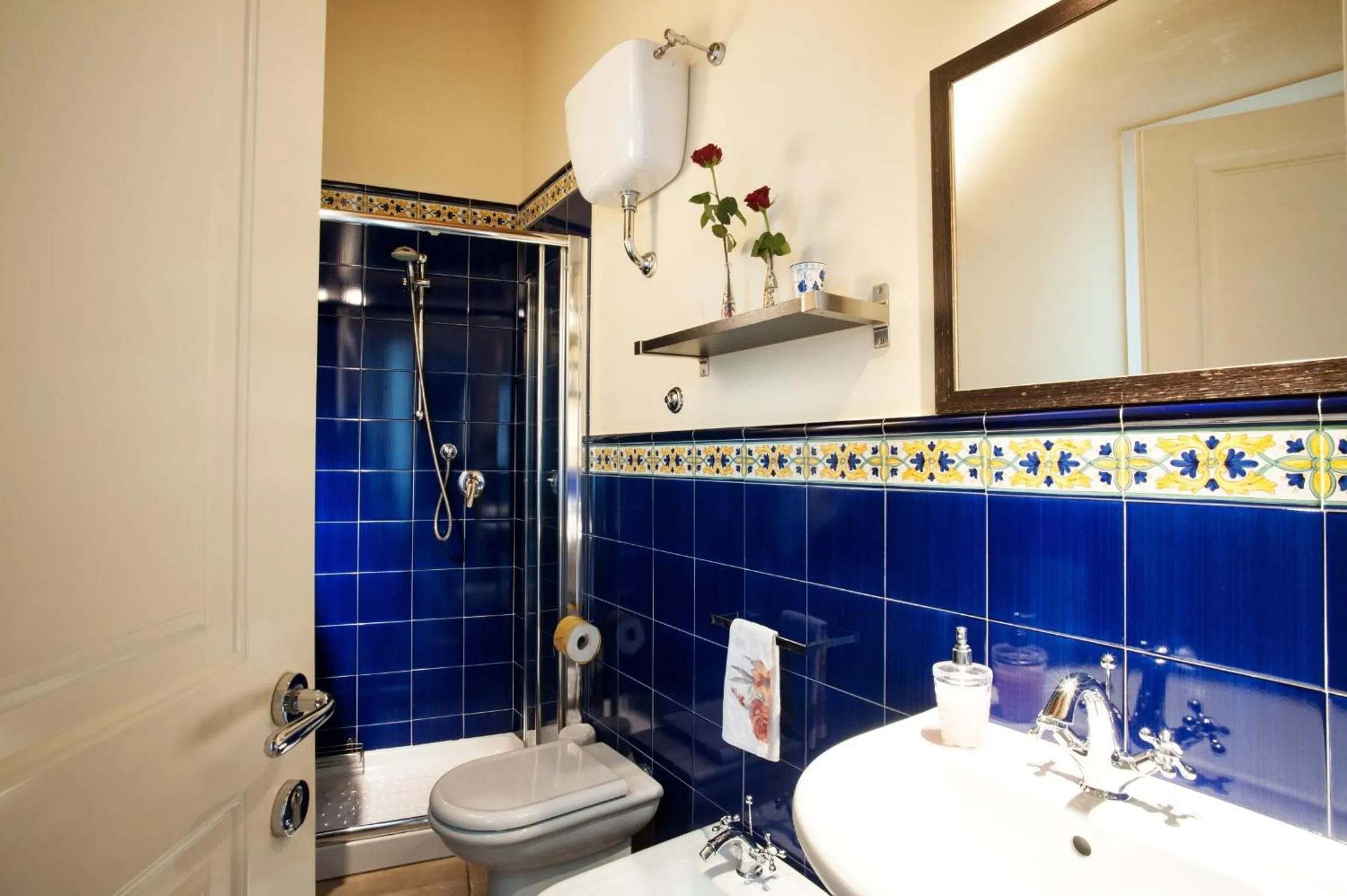 On site in VinsLounge Suite