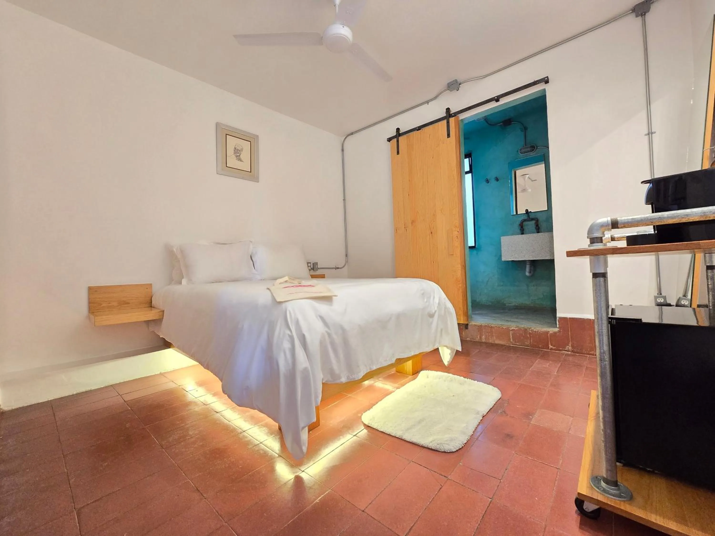 Bedroom, Bed in Agrado Guest House