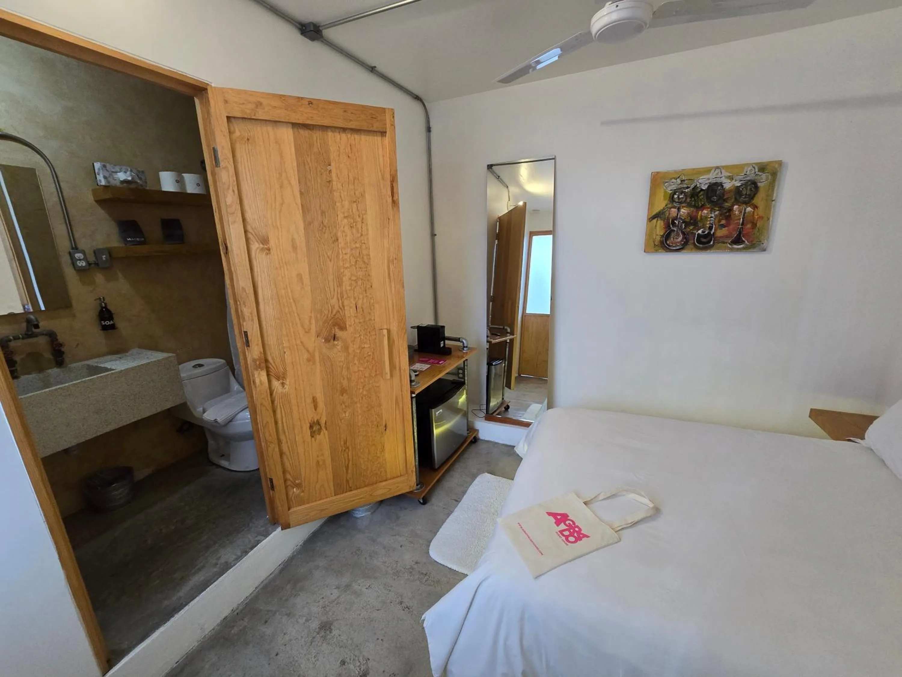 Bedroom, Bed in Agrado Guest House