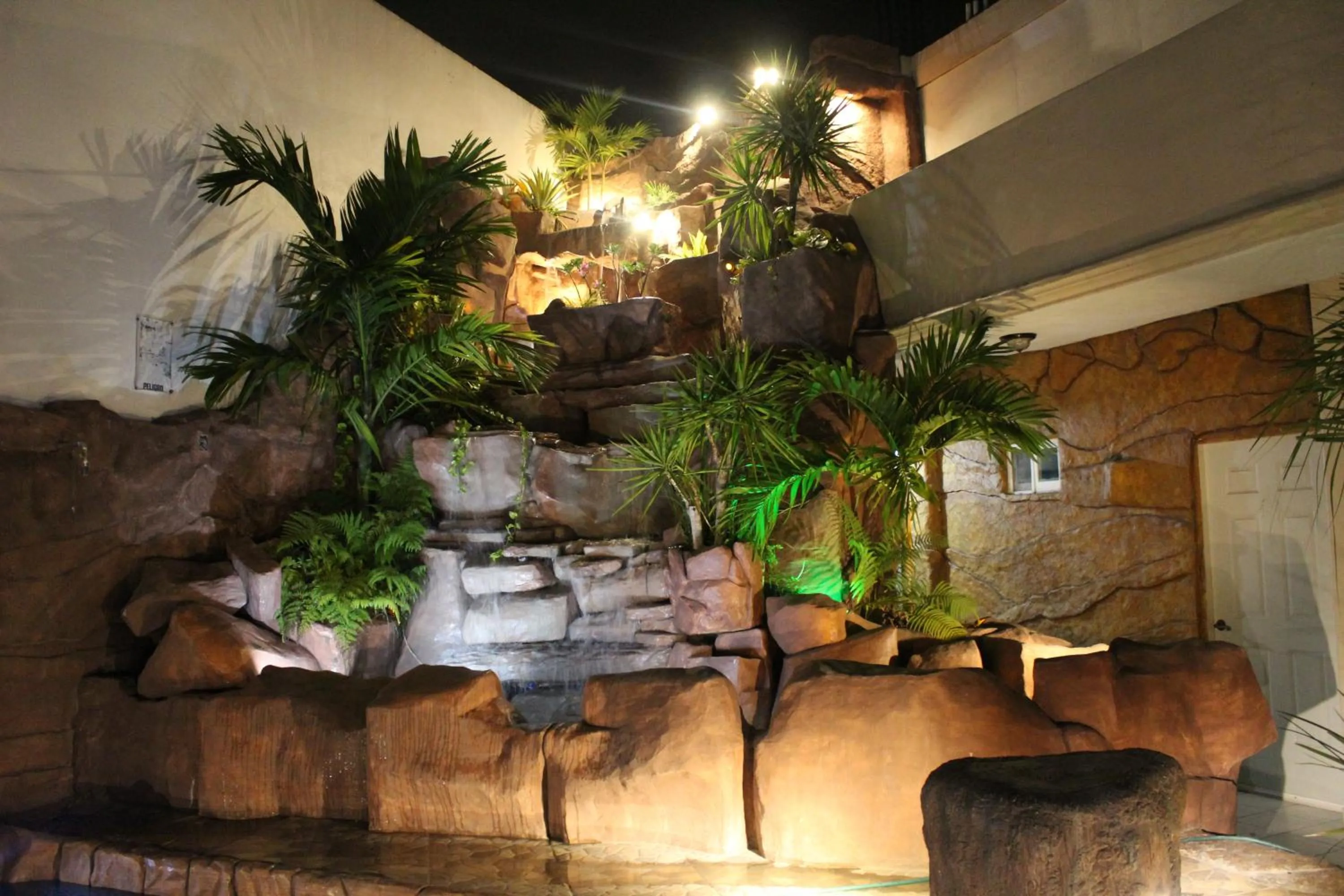 Swimming pool in Hotel San Rafael