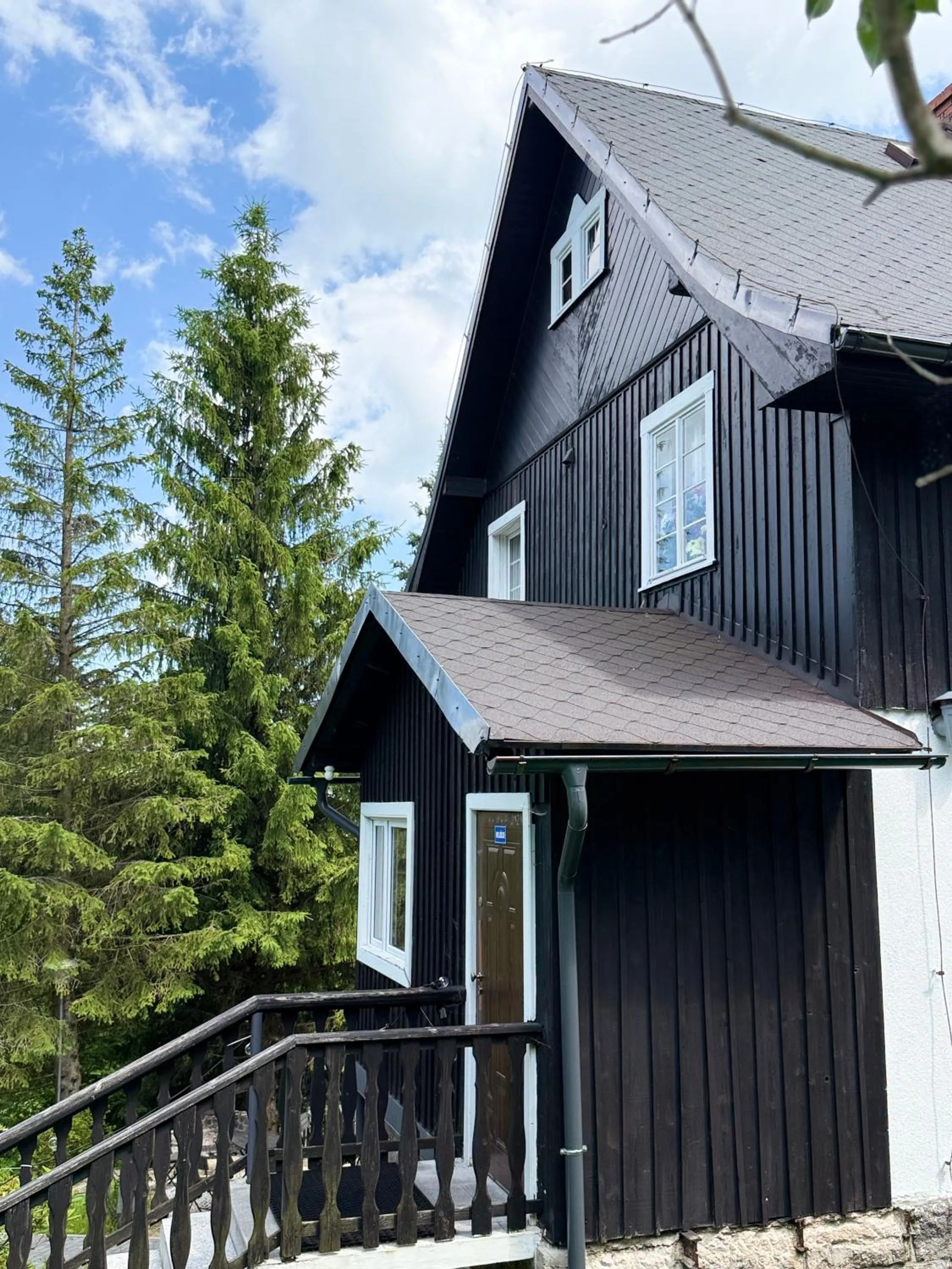 Pod Jeleńcem willa i dom z widokiem na Śnieżkę blisko Wang