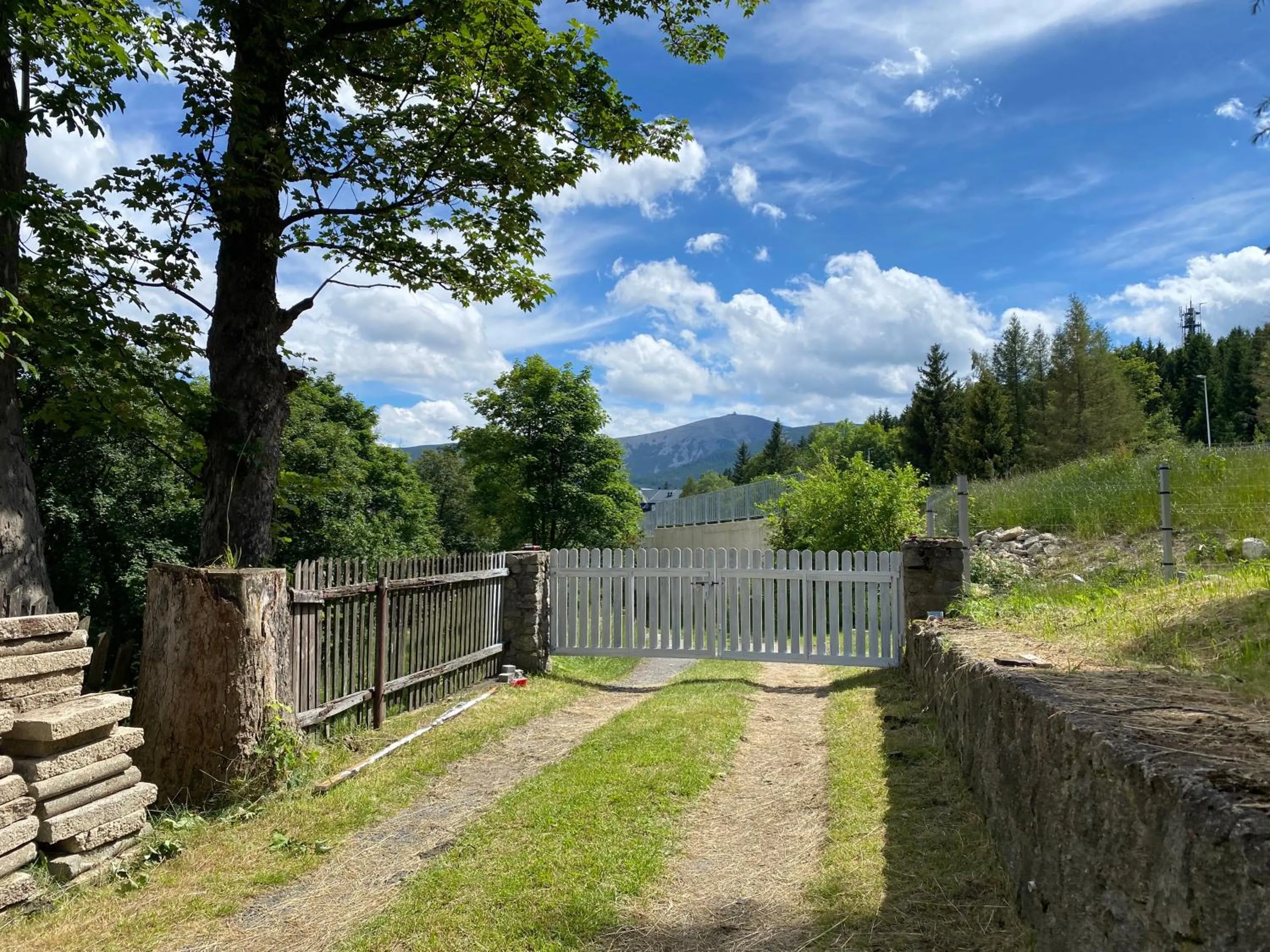 Pod Jeleńcem willa i dom z widokiem na Śnieżkę blisko Wang