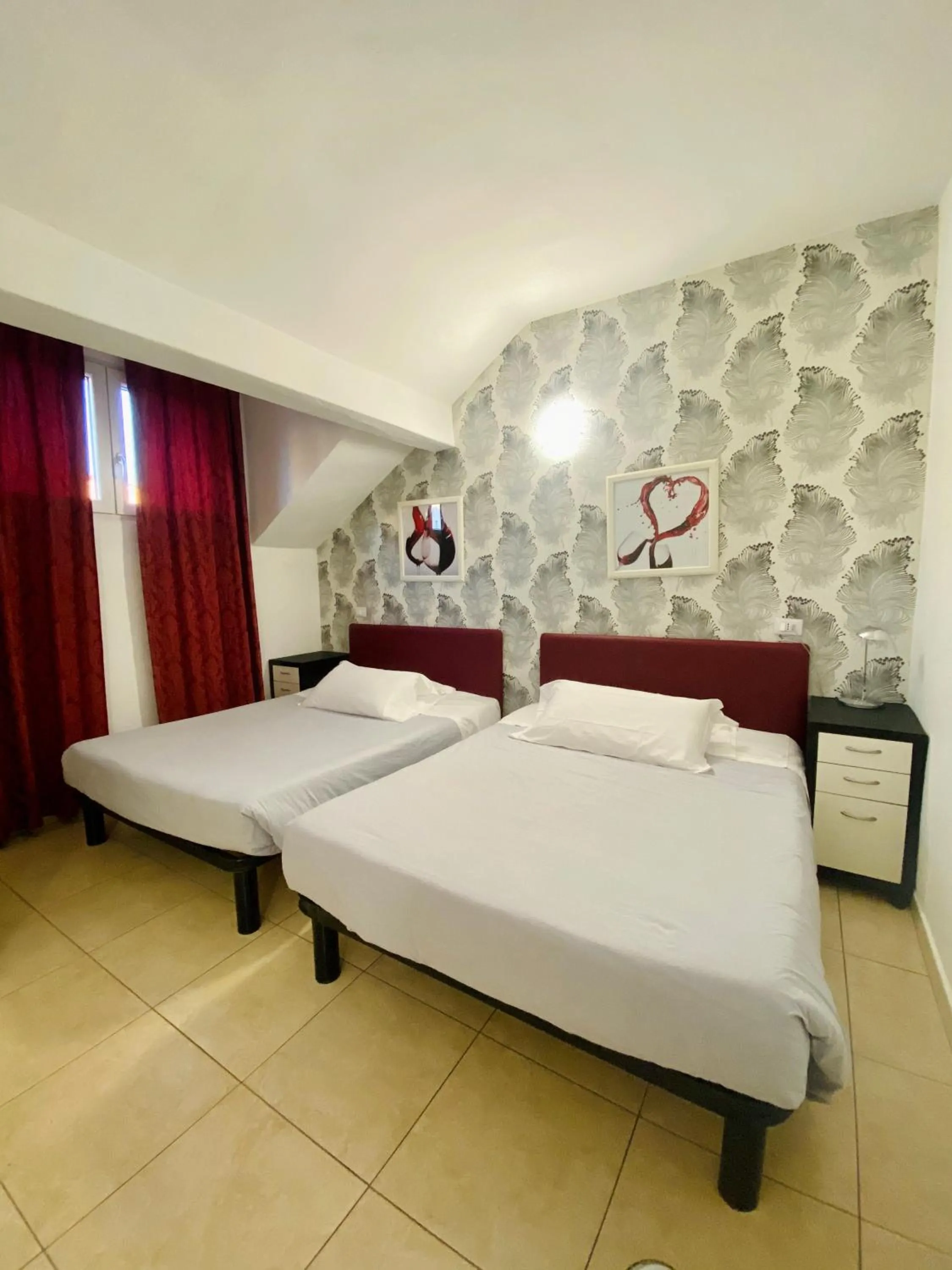 Bed in Hotel RossoVino Milano