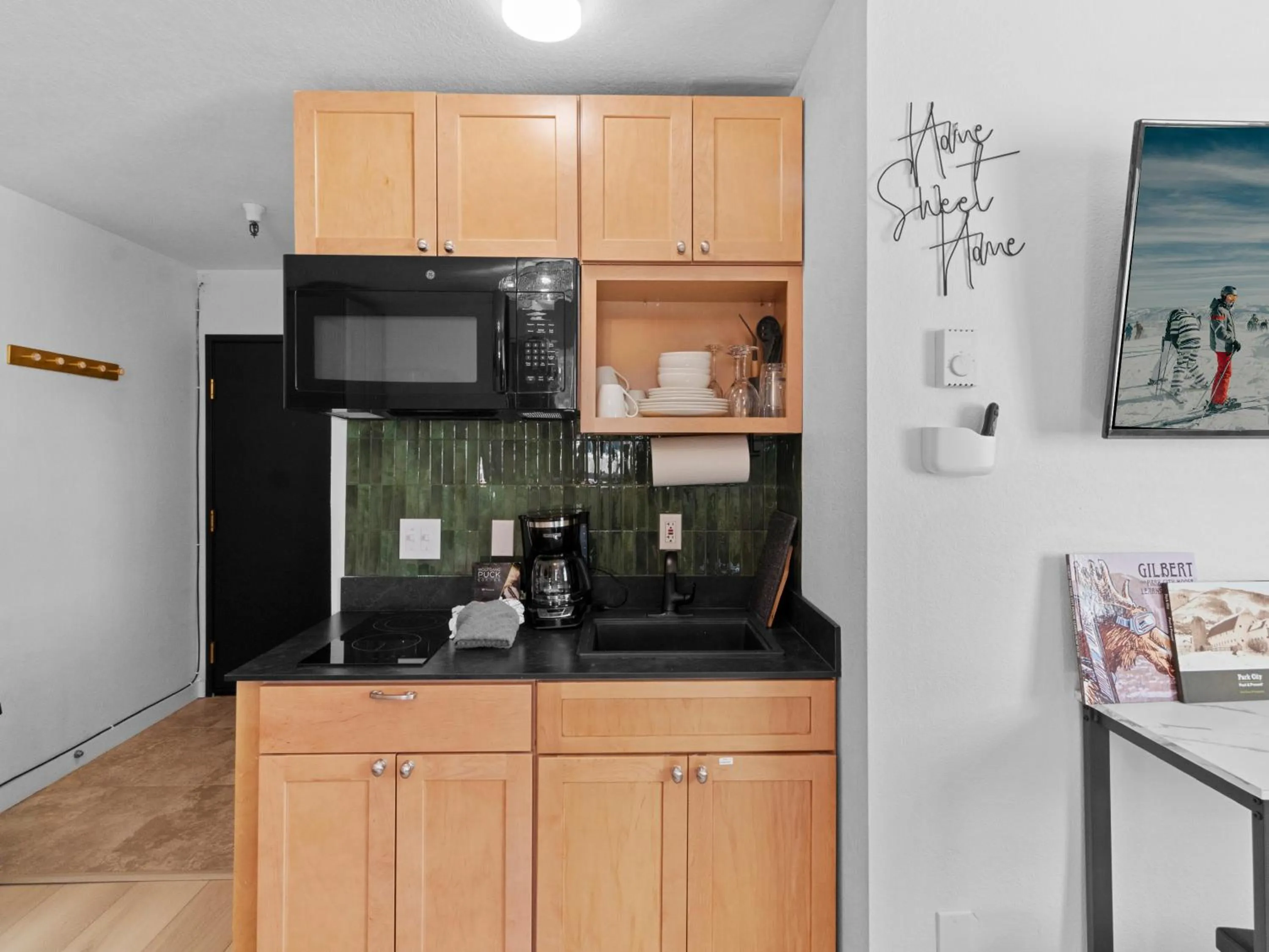 Kitchen or kitchenette in Carriage House Condominiums by All Seasons Resort Lodging