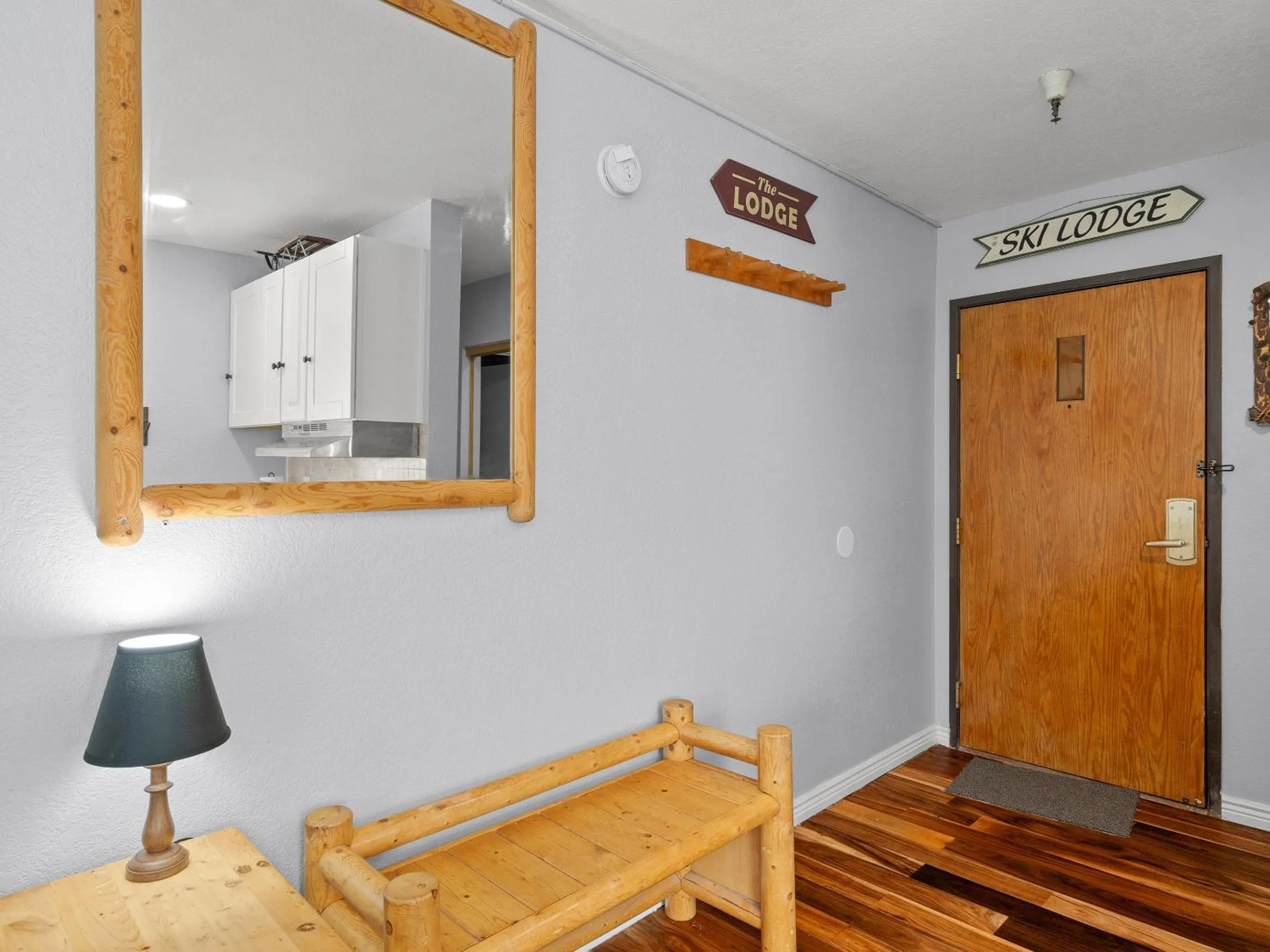 Facade/entrance in Carriage House Condominiums by All Seasons Resort Lodging