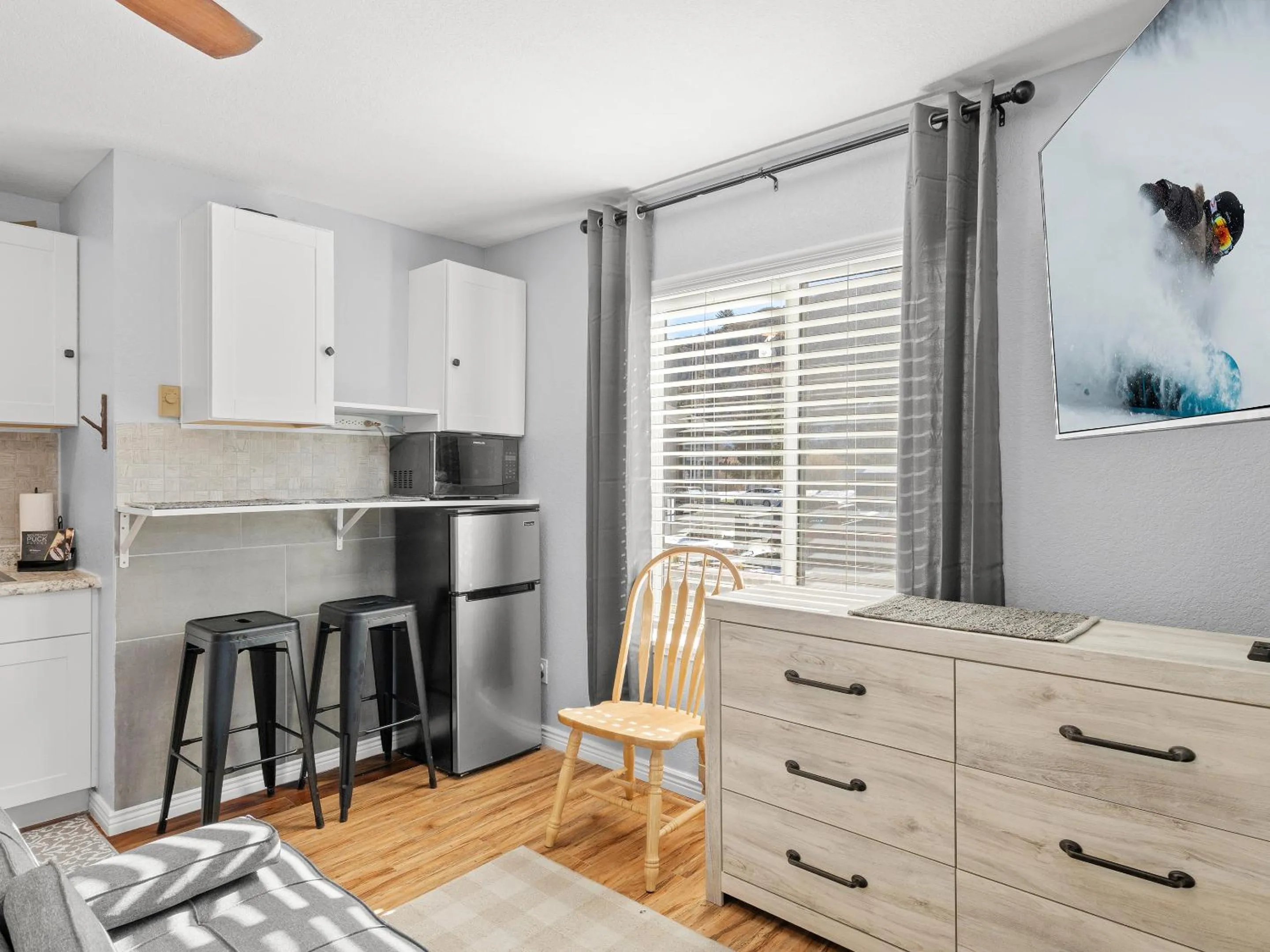 Kitchen or kitchenette in Carriage House Condominiums by All Seasons Resort Lodging
