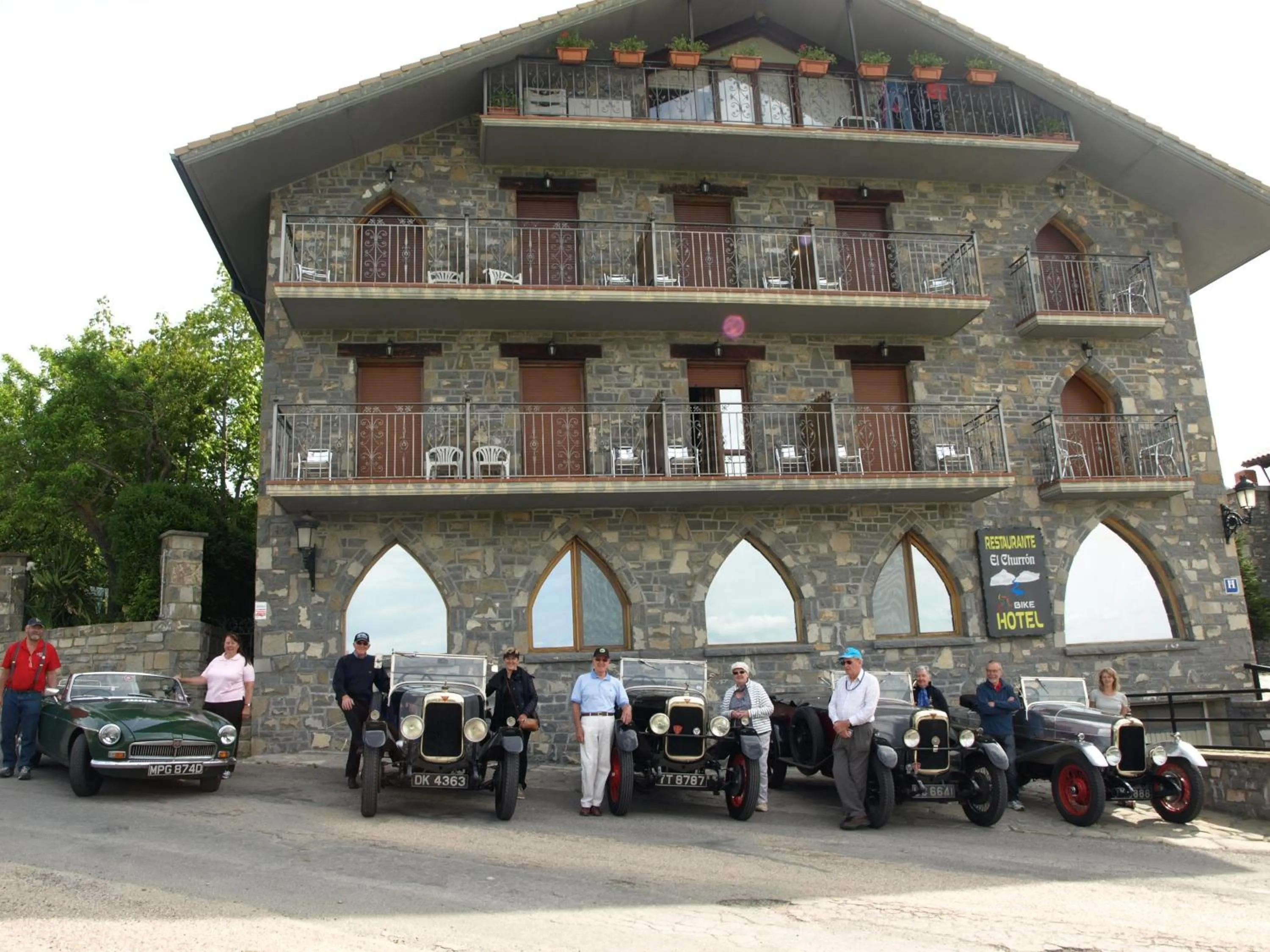 Facade/entrance in El Churrón