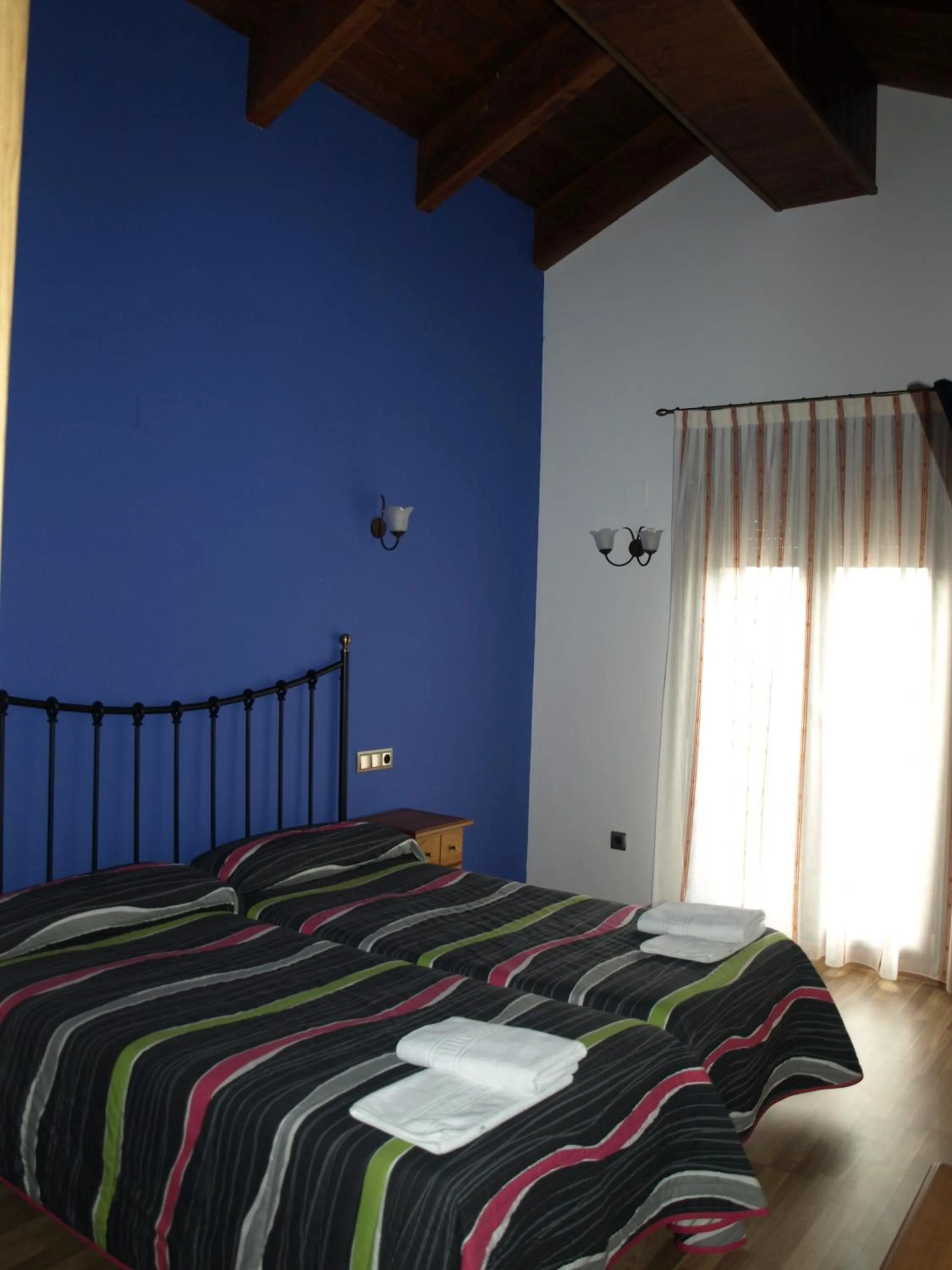 Photo of the whole room, Bed in El Churrón