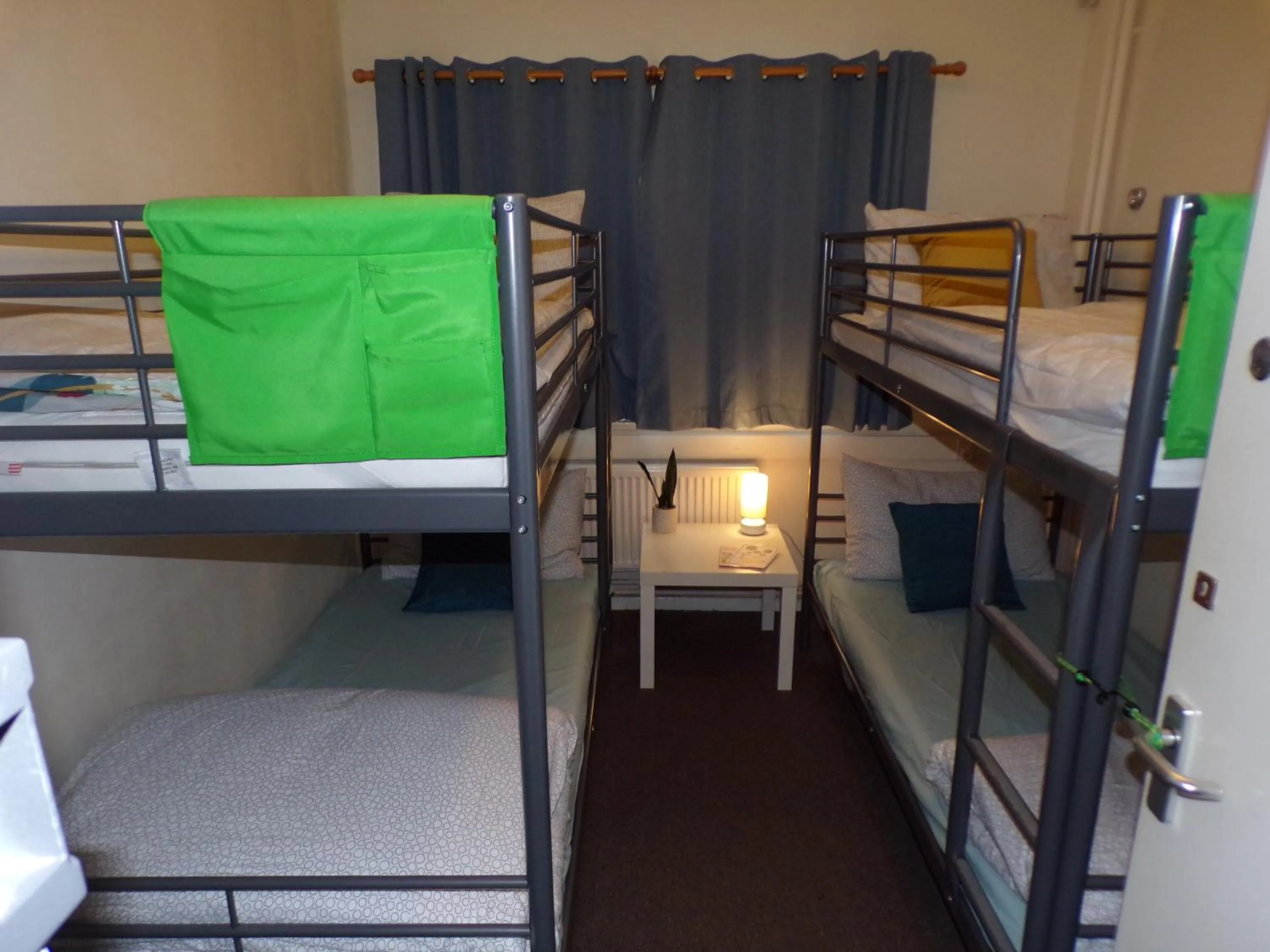 bunk bed, Bed in Hull Trinity Backpackers