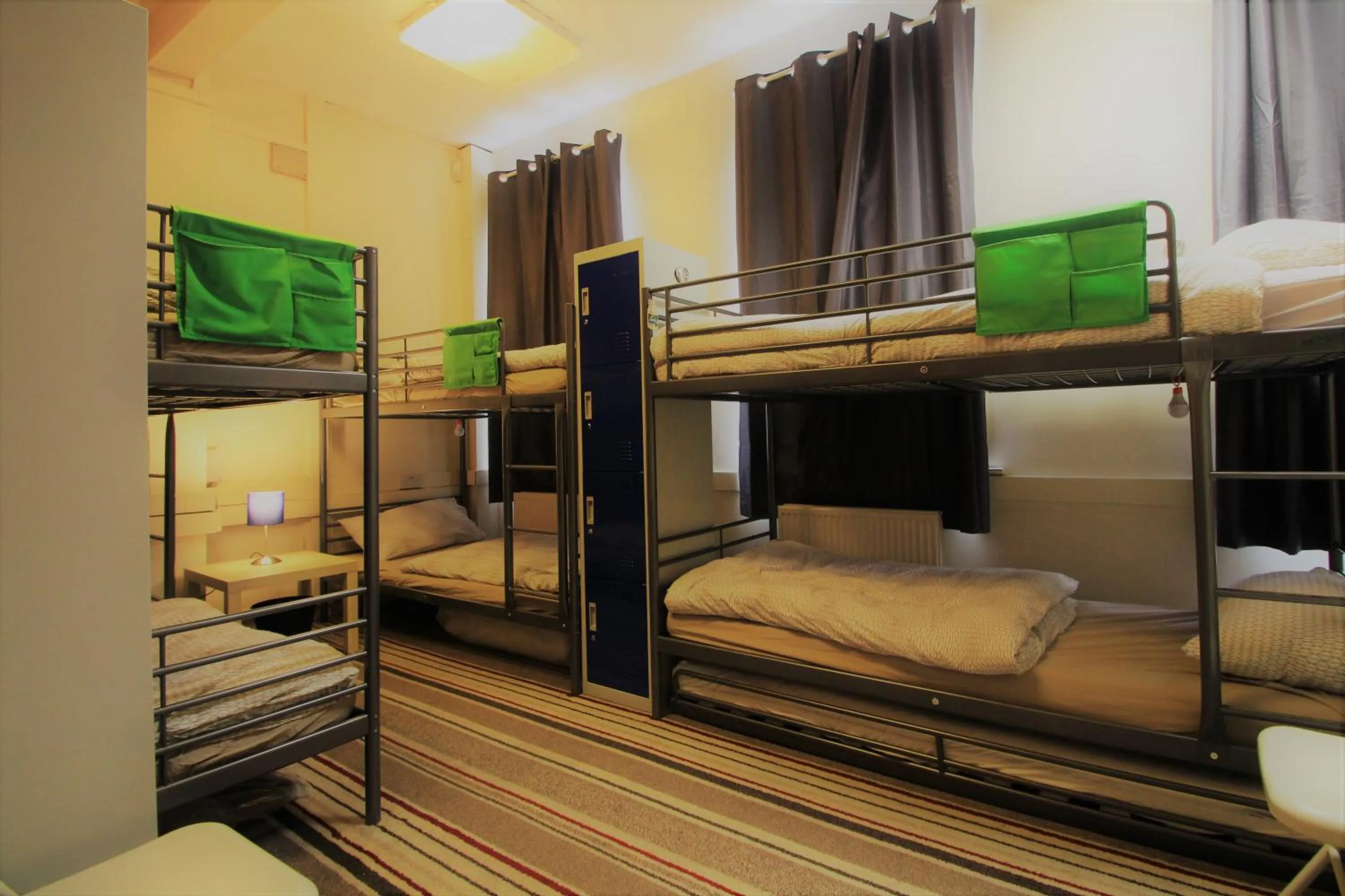 bunk bed, Bed in Hull Trinity Backpackers