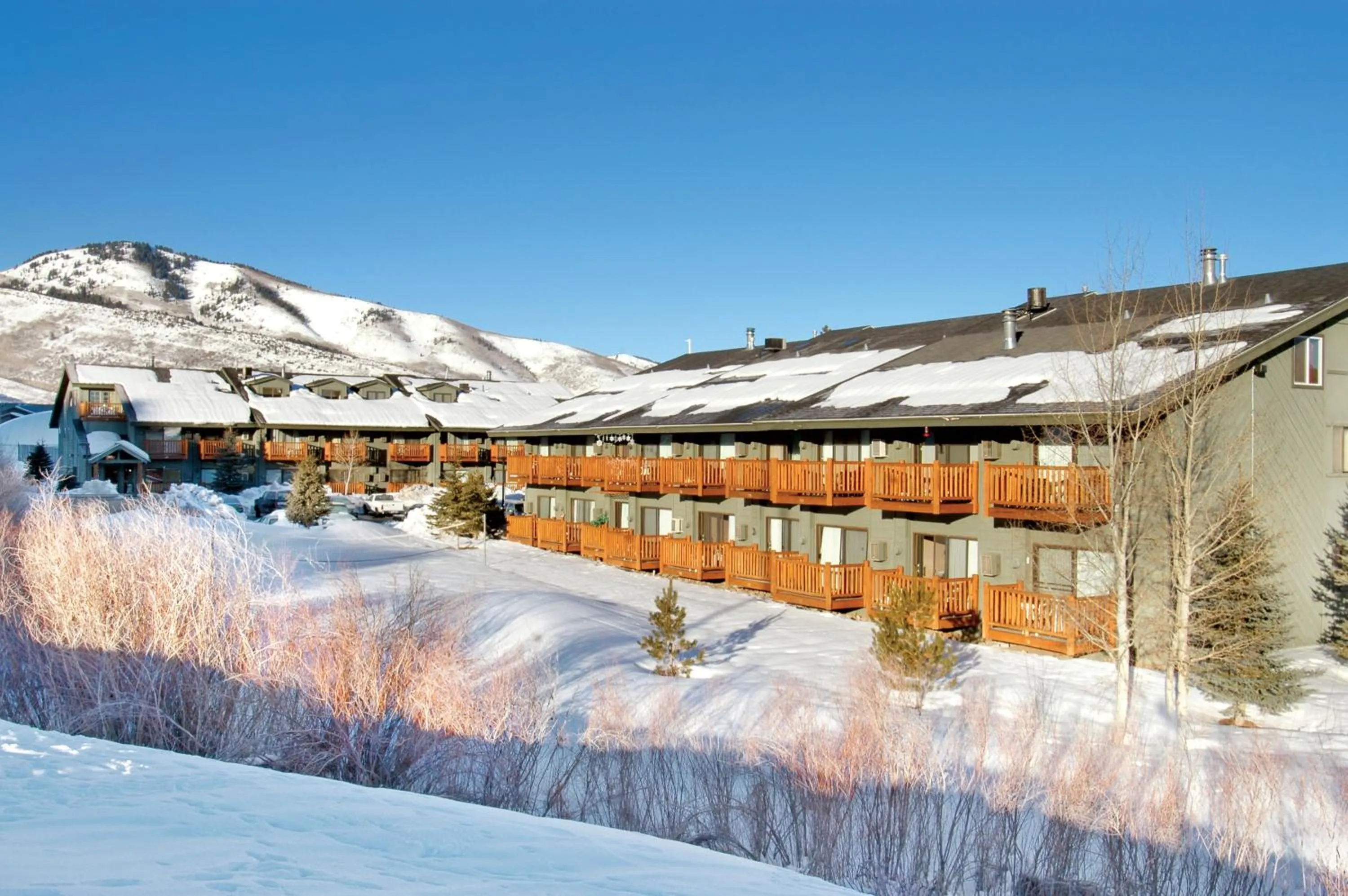 Prospector Accommodations by All Seasons Resort Lodging