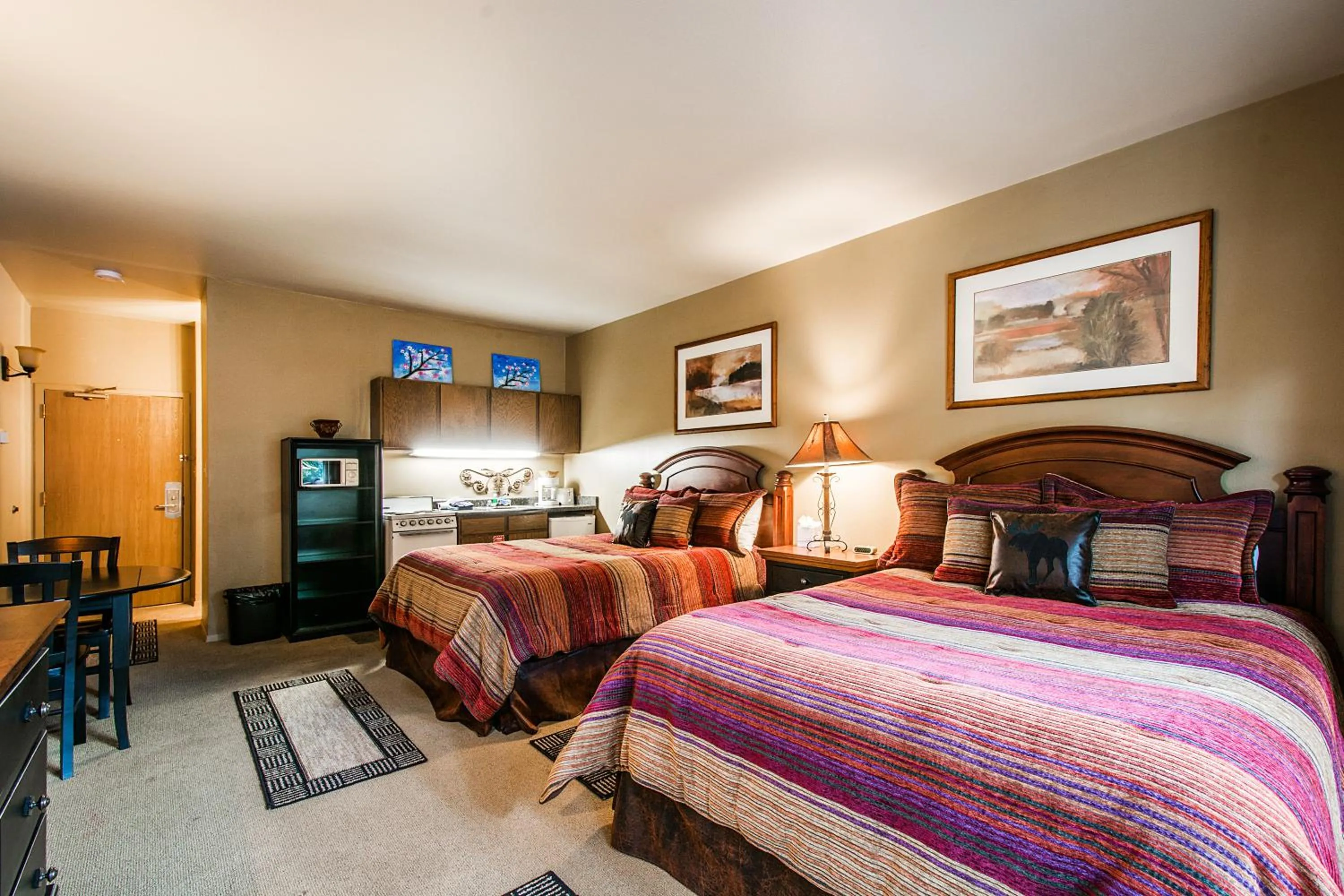 Prospector Accommodations by All Seasons Resort Lodging