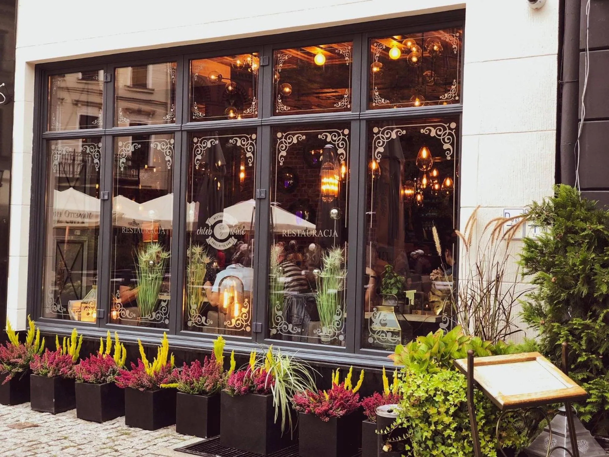 Restaurant/places to eat in Apartamenty Chleb i Wino Toruń