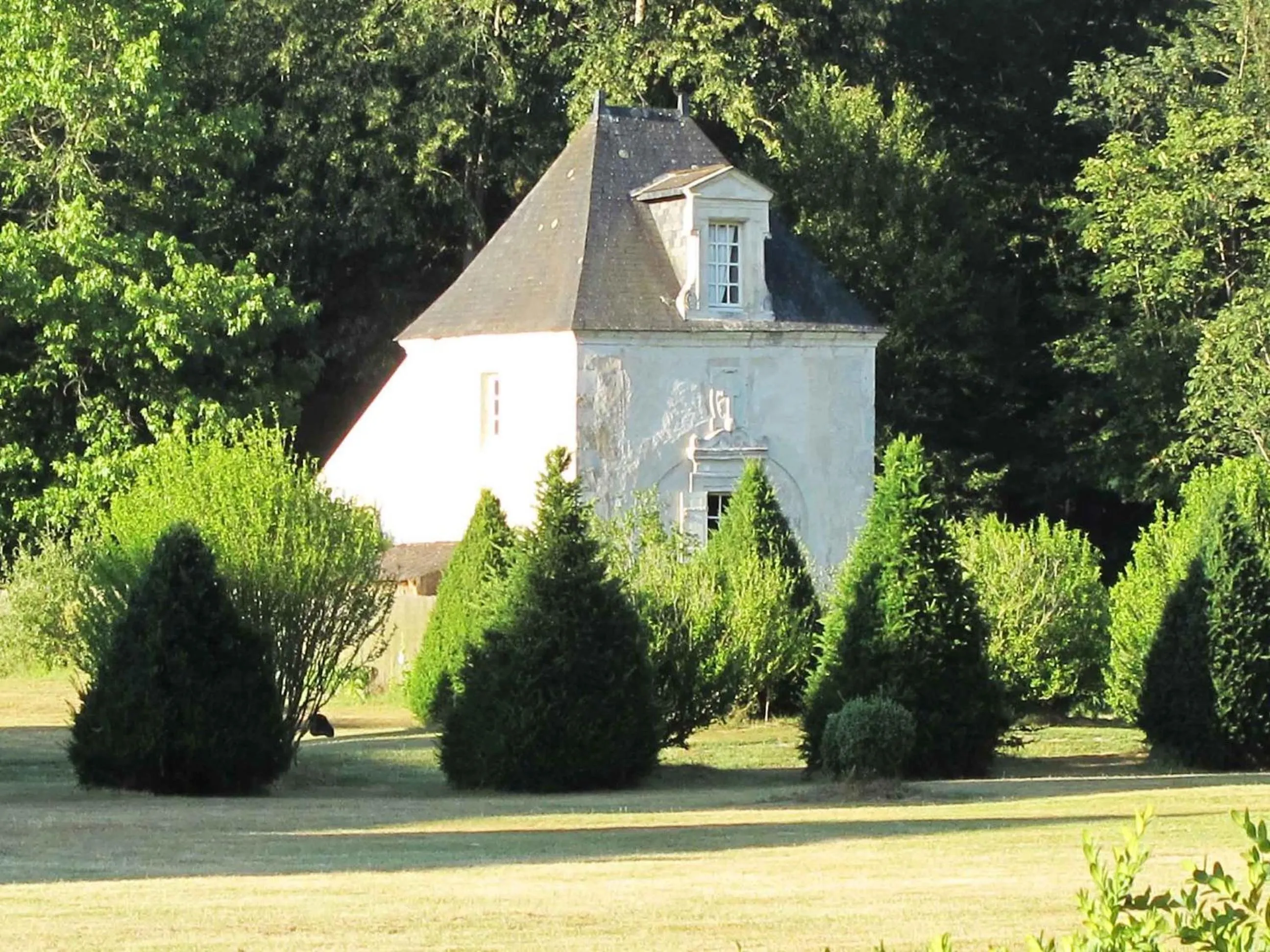 Facade/entrance in Château De Chambiers