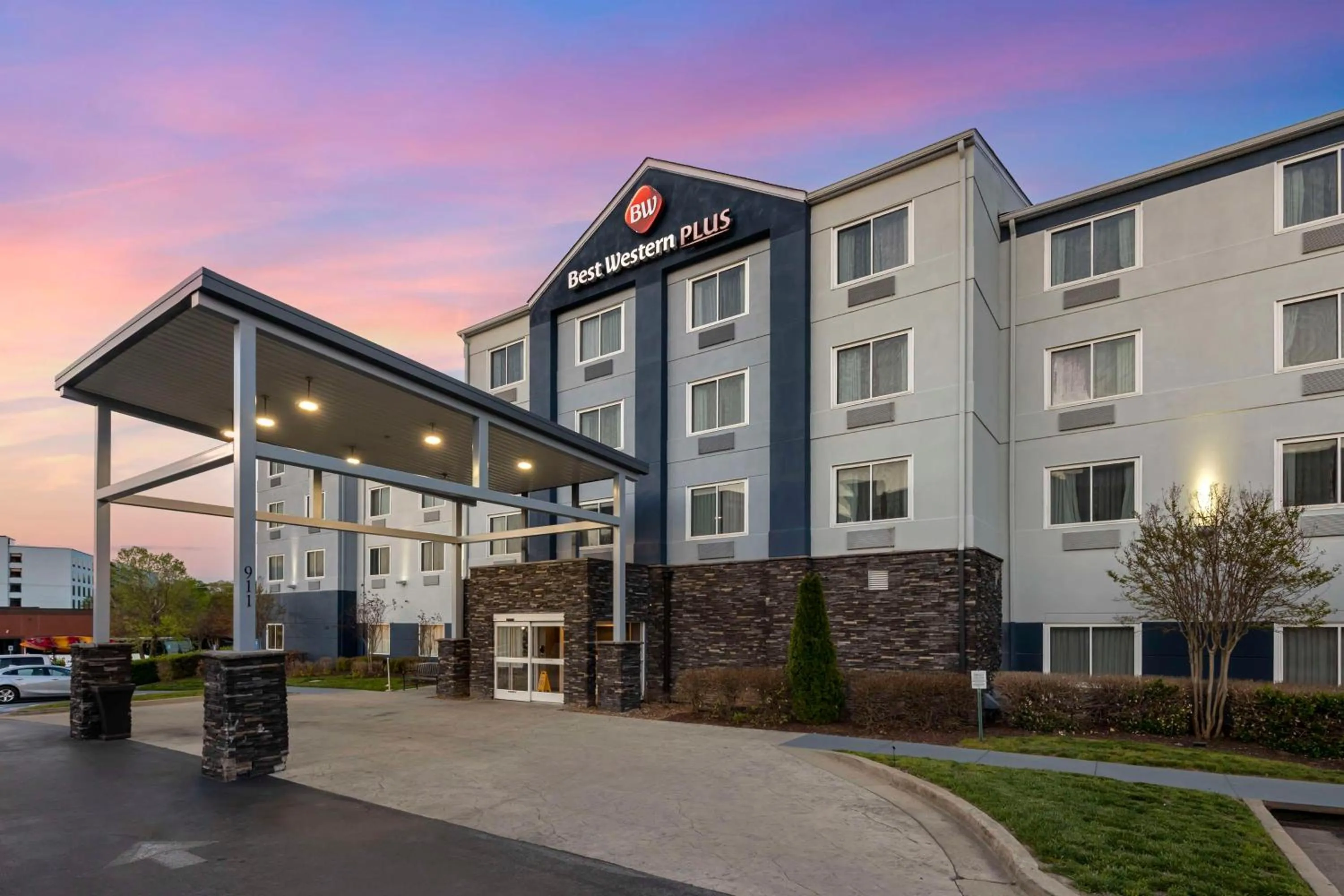 Property building in Best Western Plus Nashville Airport Hotel - BNA