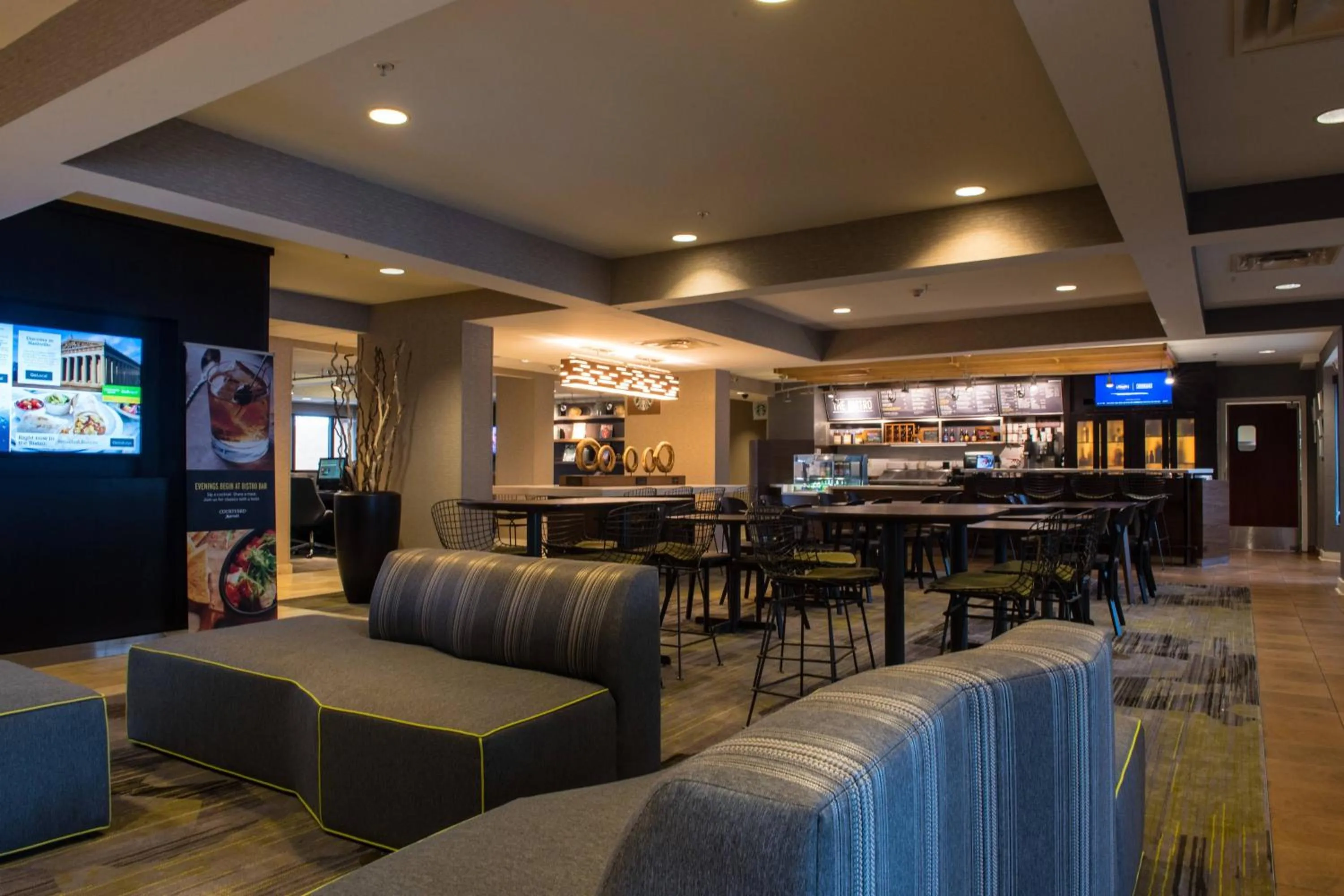 Lobby or reception in Courtyard by Marriott Nashville at Opryland