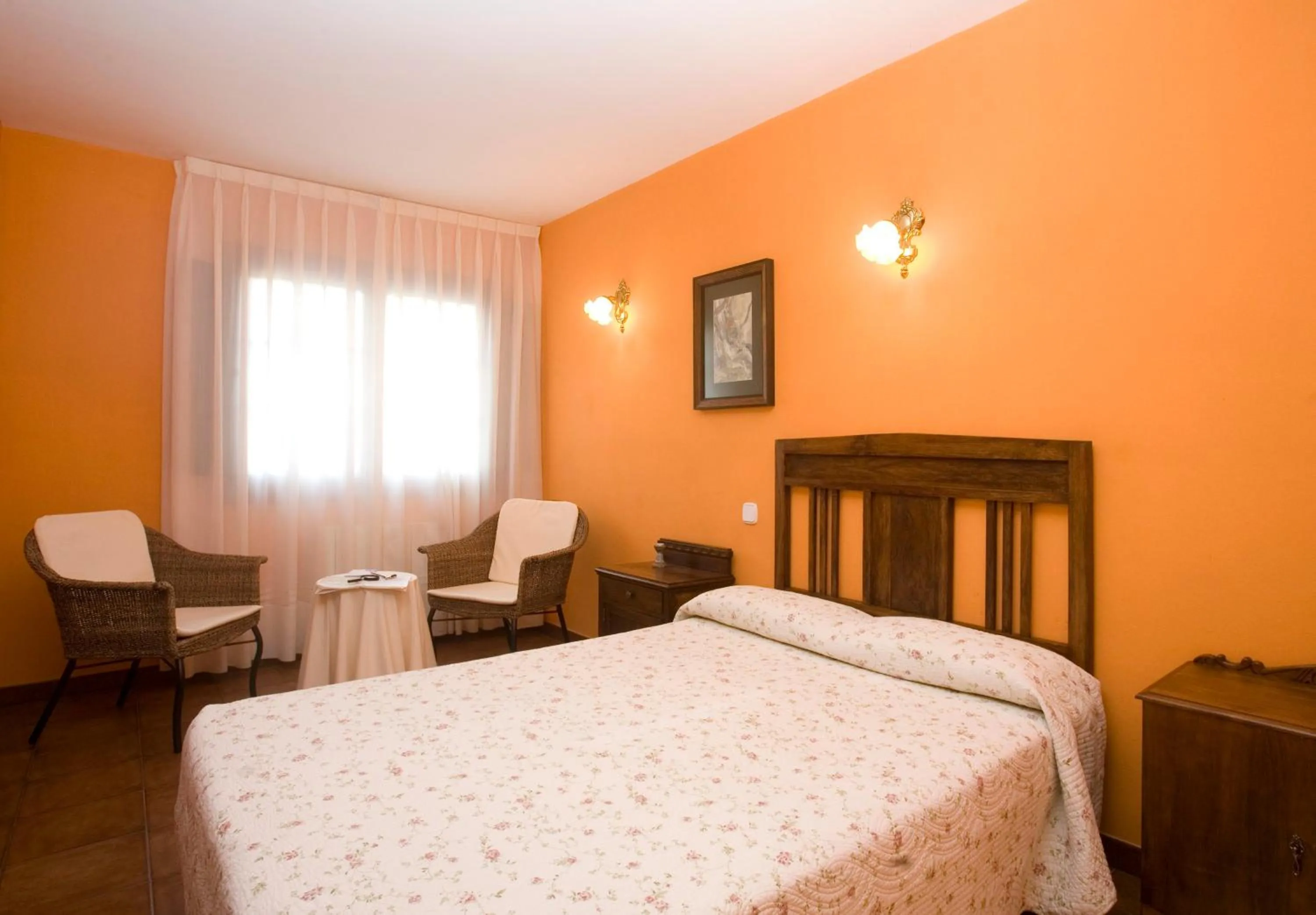 Photo of the whole room in Hotel Rural Suquin