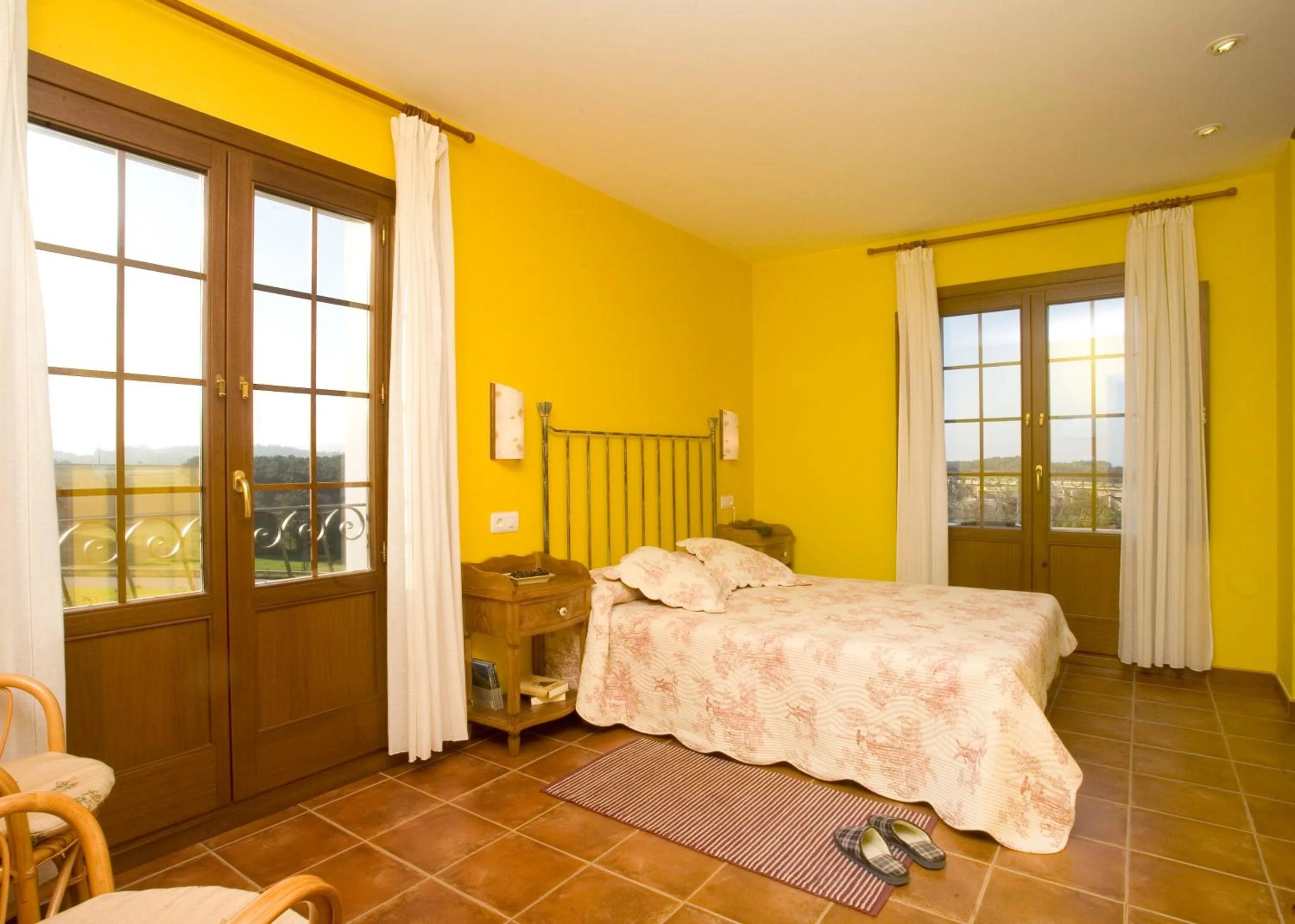 Photo of the whole room in Hotel Rural Suquin