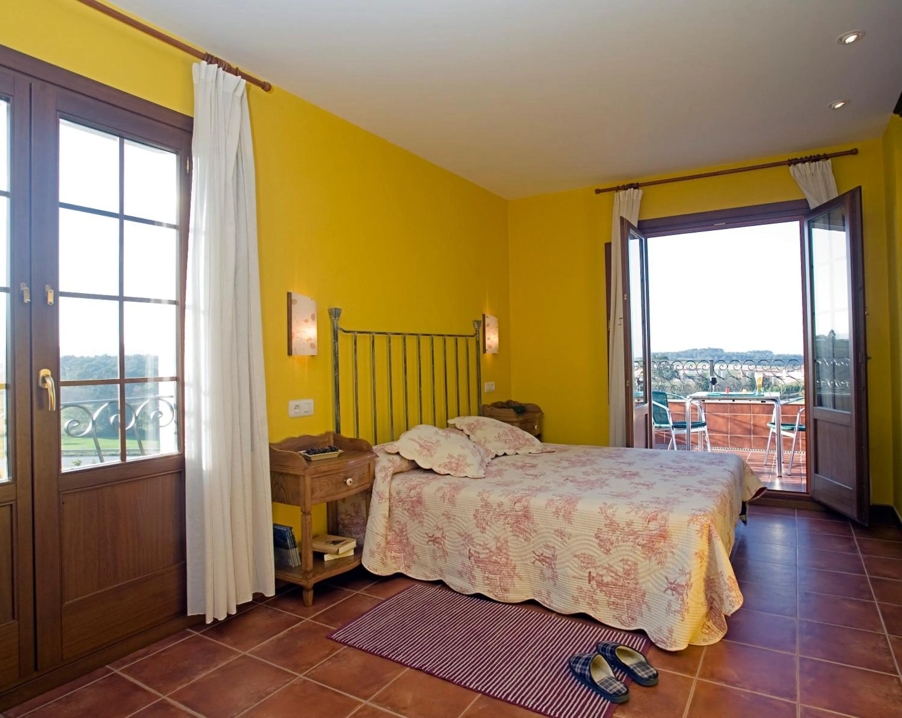 Photo of the whole room in Hotel Rural Suquin