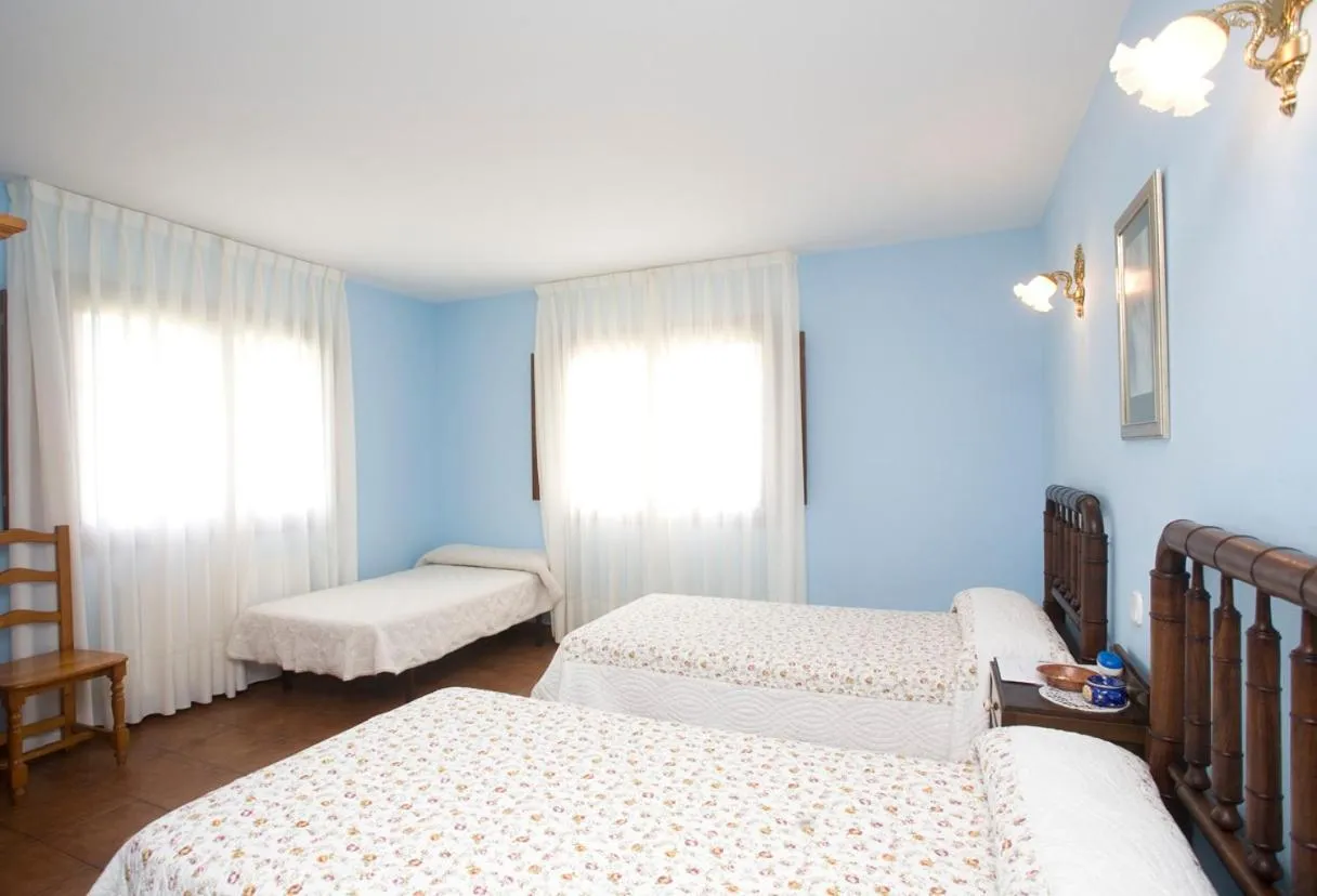 Photo of the whole room in Hotel Rural Suquin