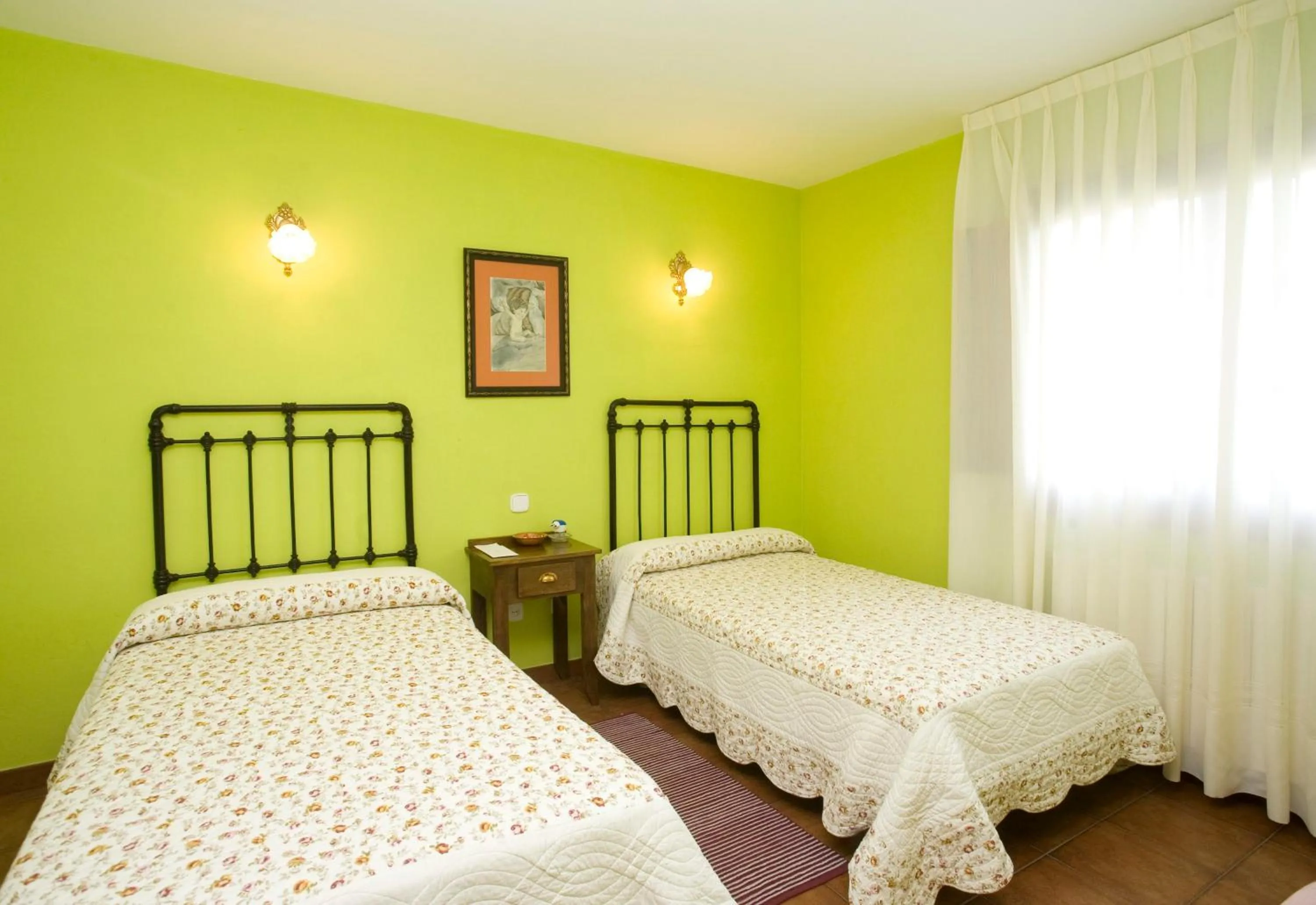 Photo of the whole room in Hotel Rural Suquin