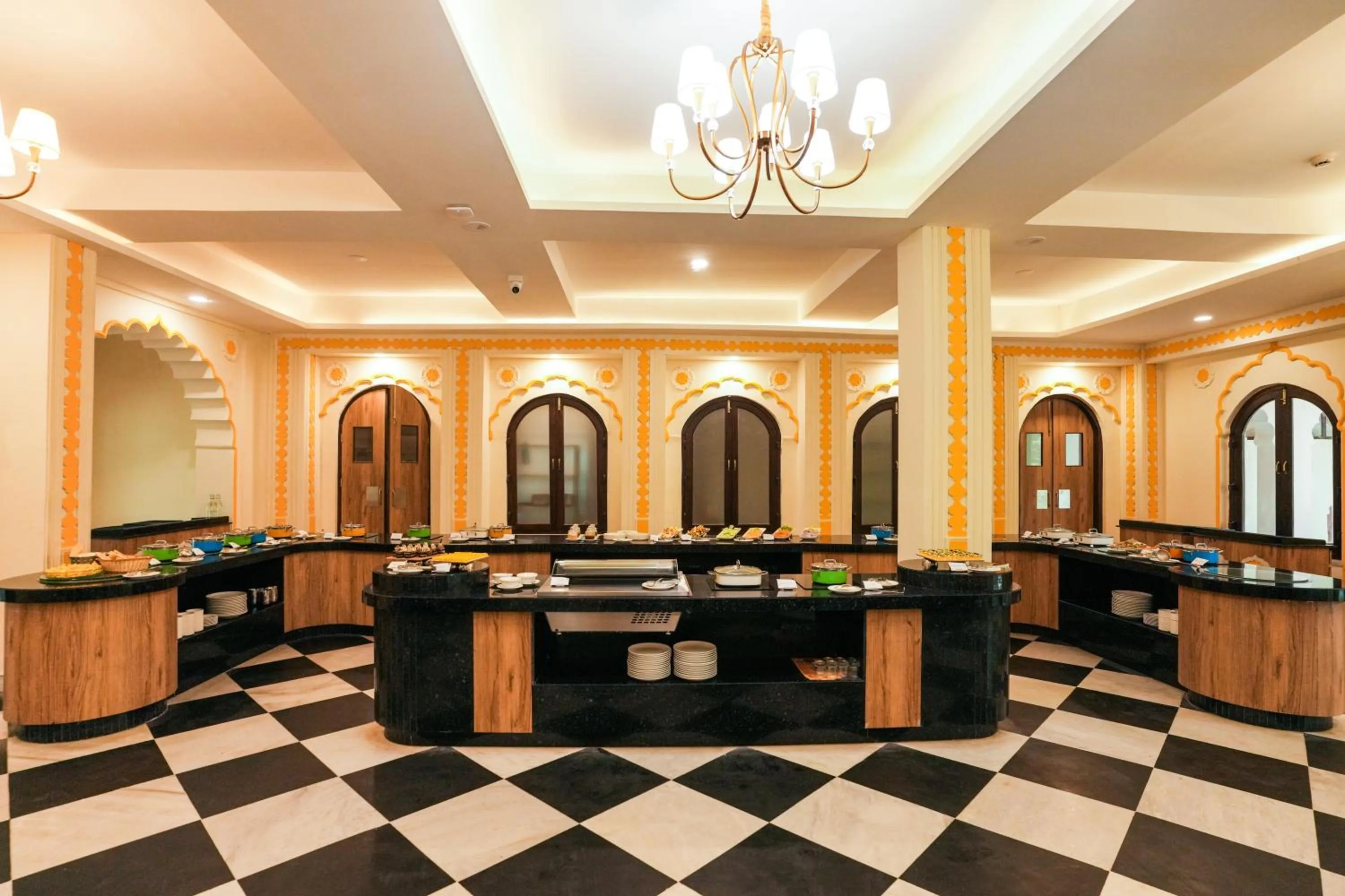 Restaurant/places to eat in Club Mahindra Bharatpur