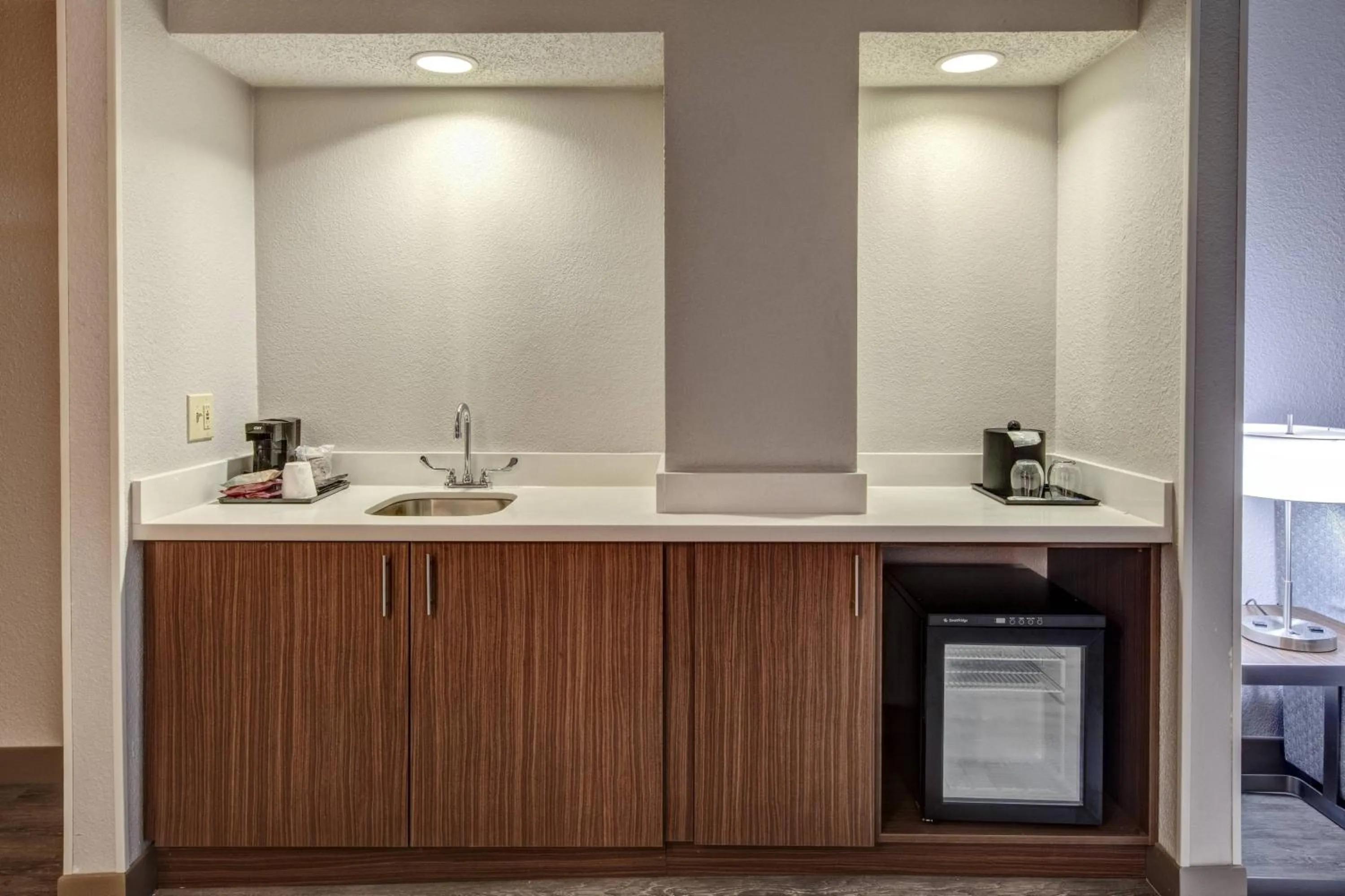 Photo of the whole room in Courtyard by Marriott Nashville Vanderbilt West End