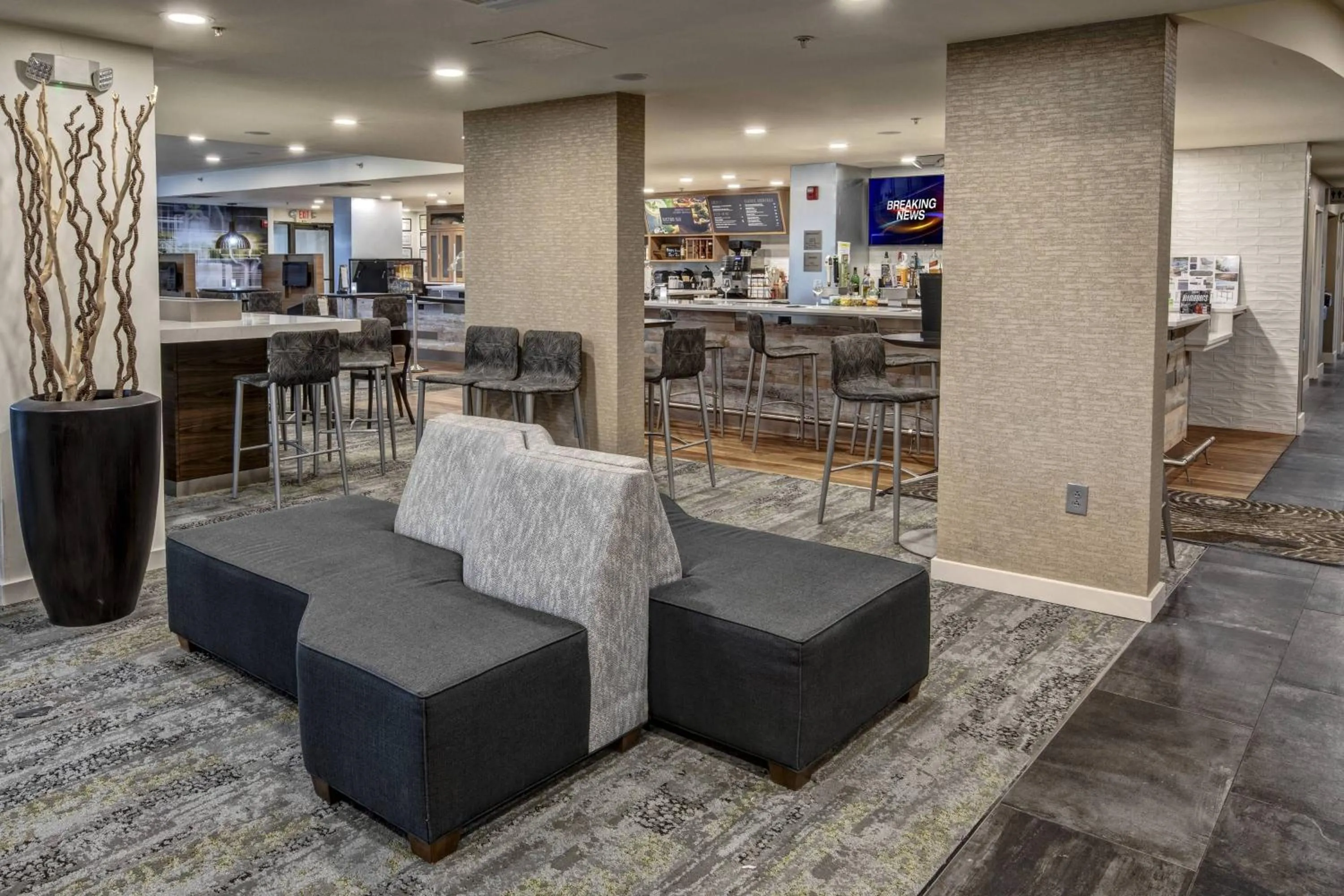 Lobby or reception in Courtyard by Marriott Nashville Vanderbilt West End
