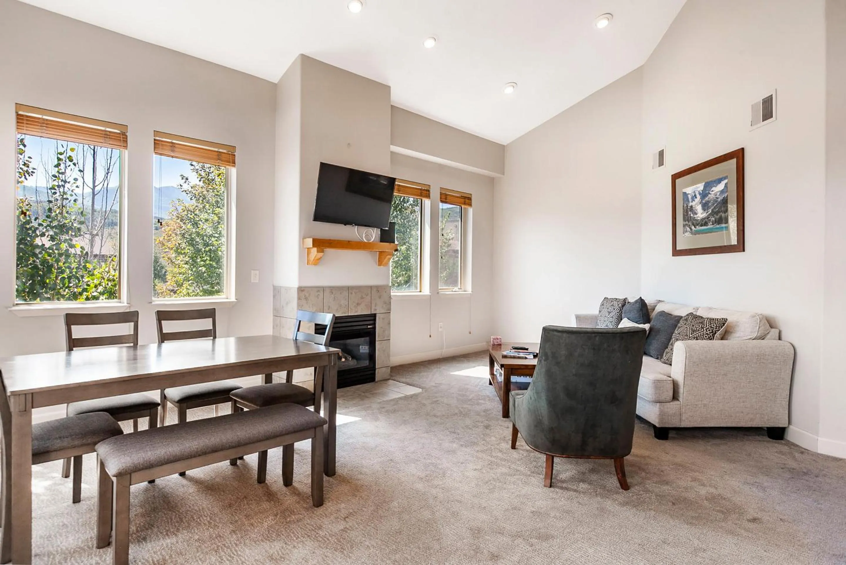 Living room in Crestview Condominiums by All Seasons Resort Lodging