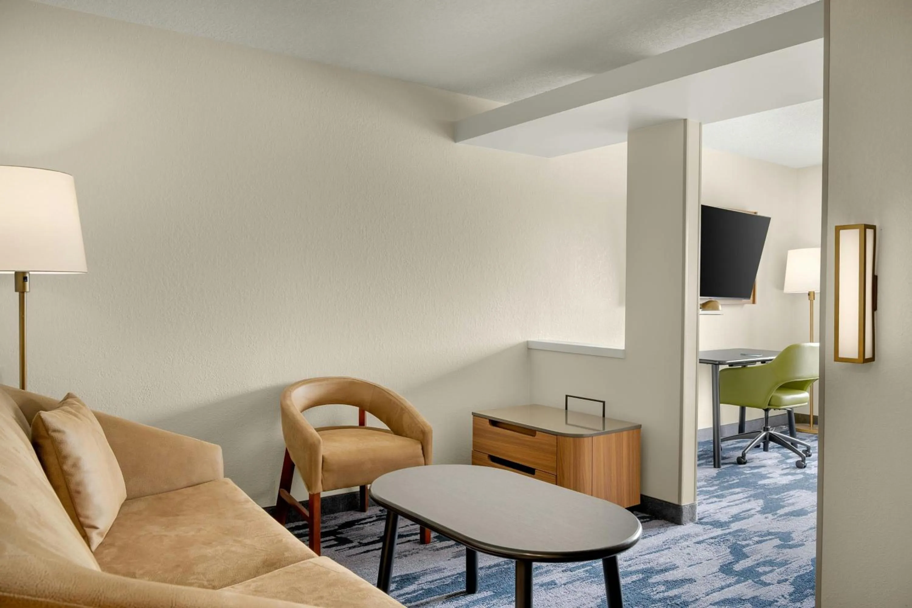 Living room in Fairfield Inn & Suites Bloomington