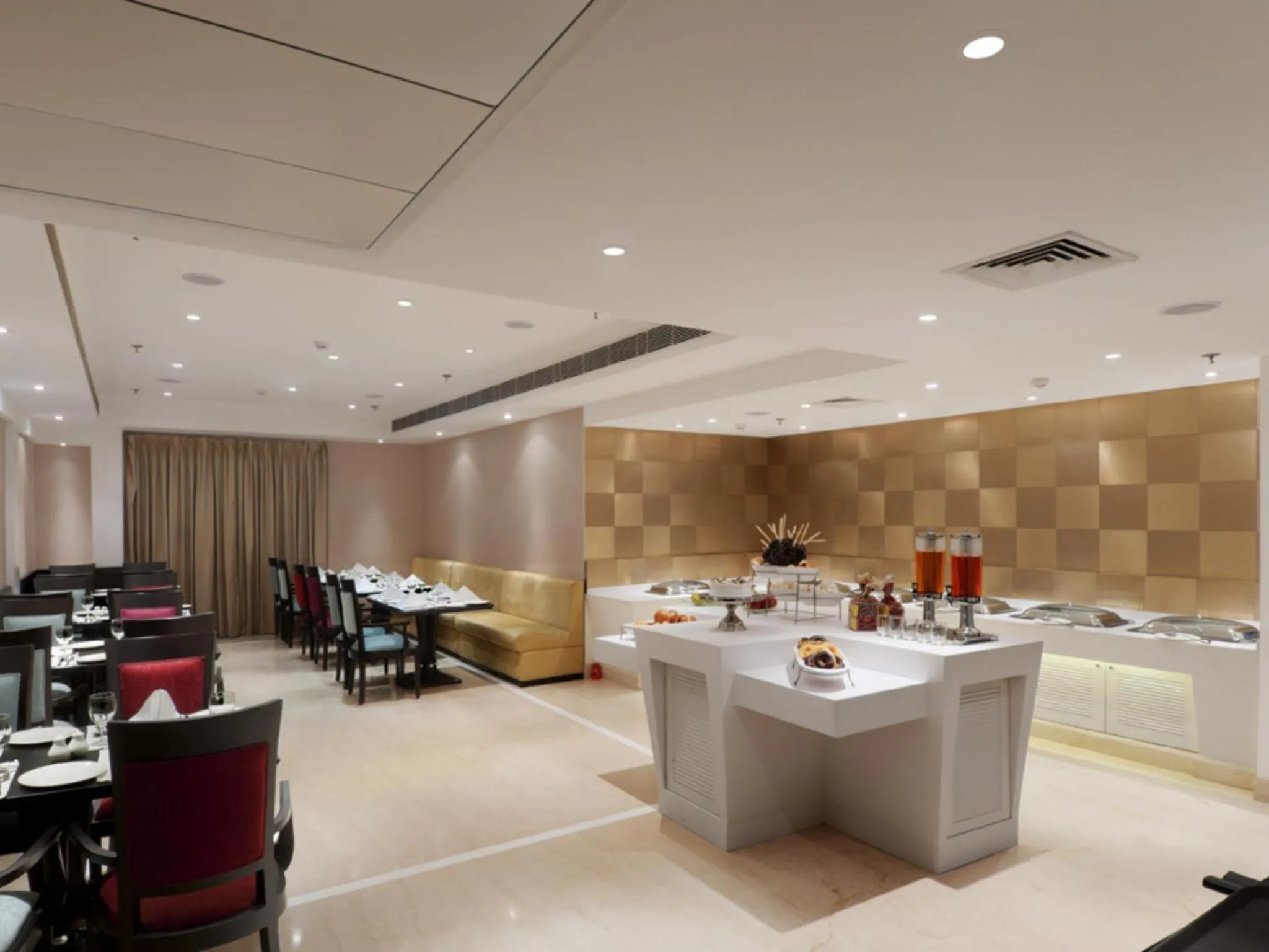 Restaurant/places to eat in Inde Hotel Vista Woods Huda City Centre, Gurgaon