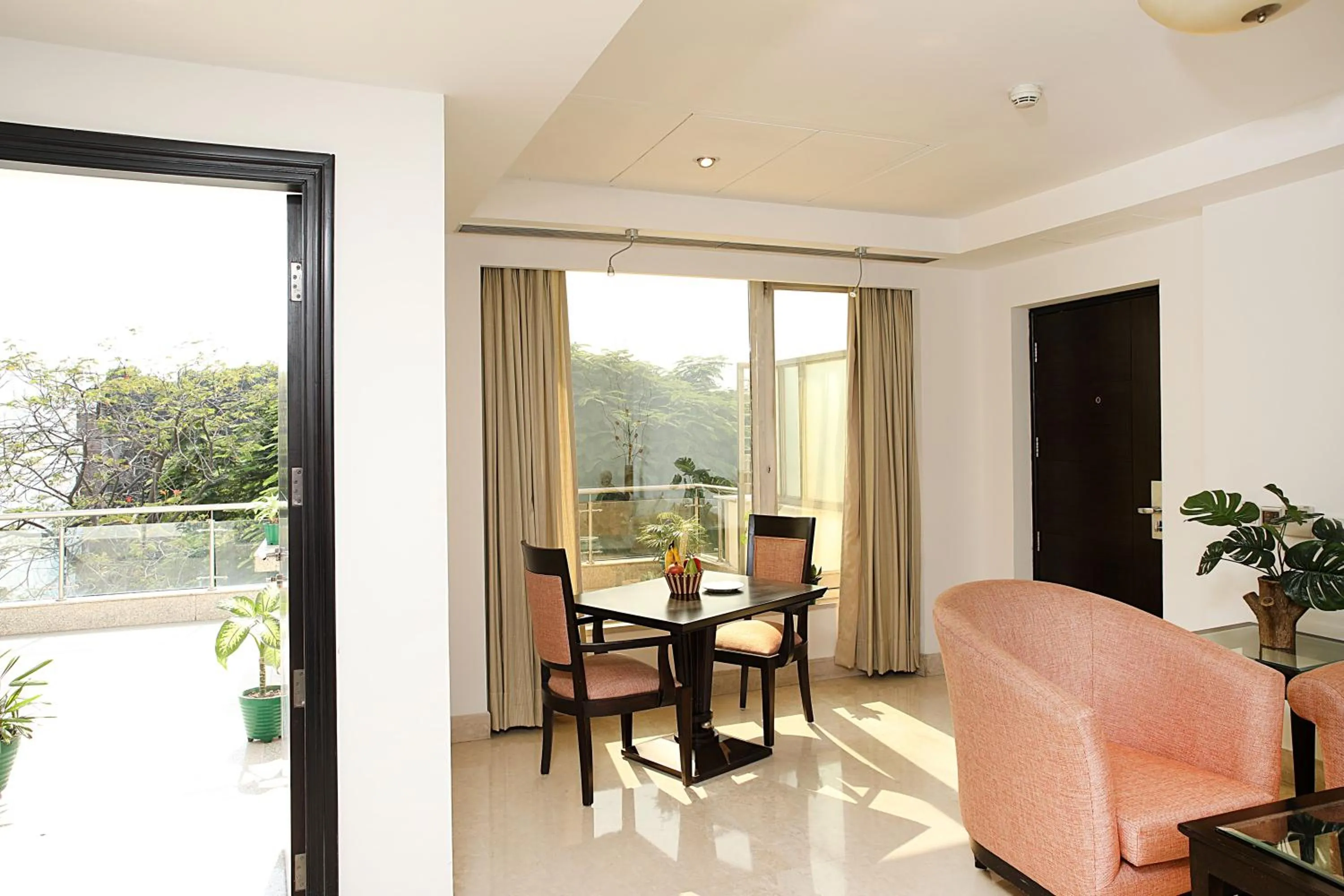 Day in Inde Hotel Vista Woods Huda City Centre, Gurgaon