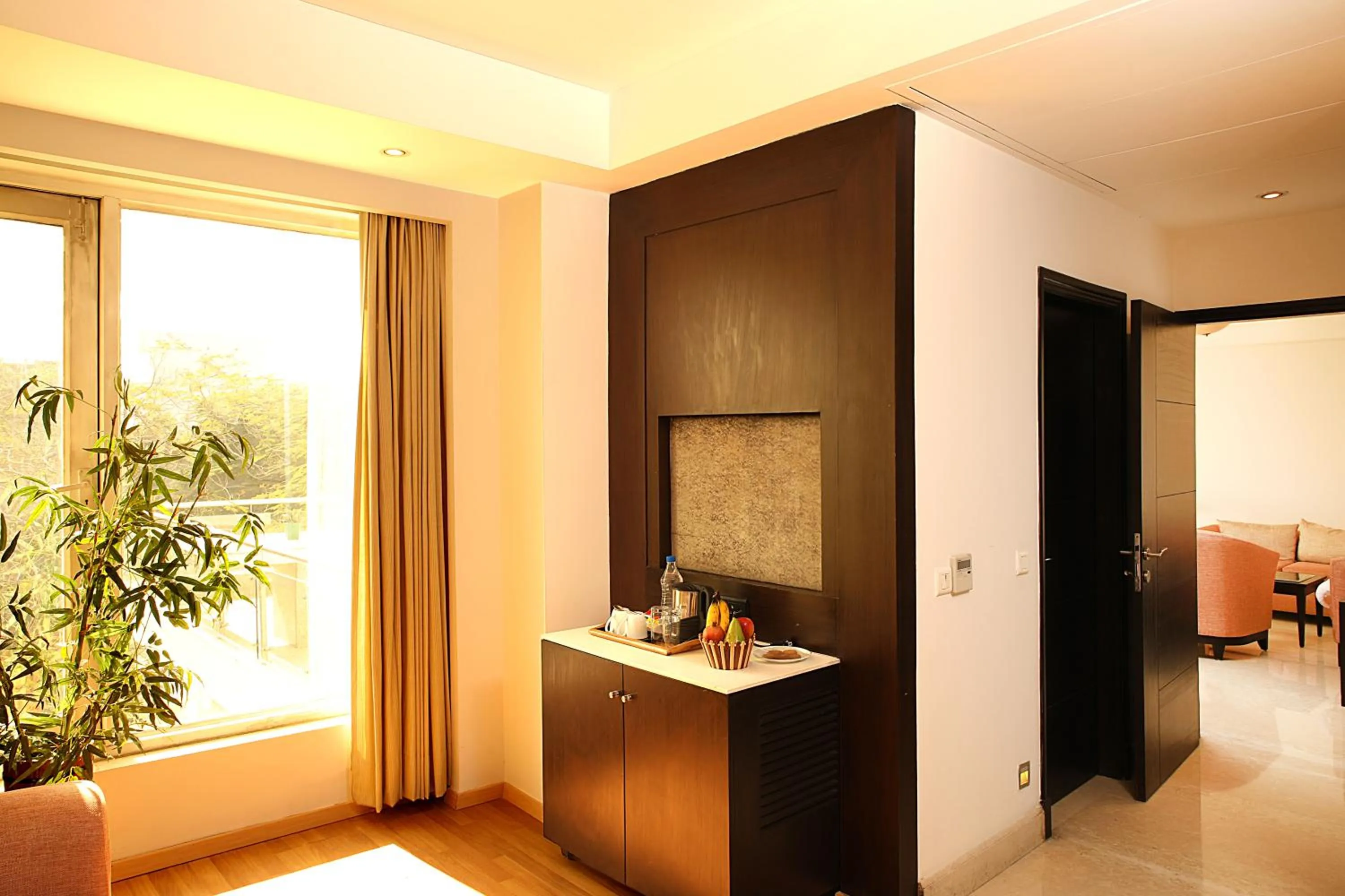 TV and multimedia in Inde Hotel Vista Woods Huda City Centre, Gurgaon