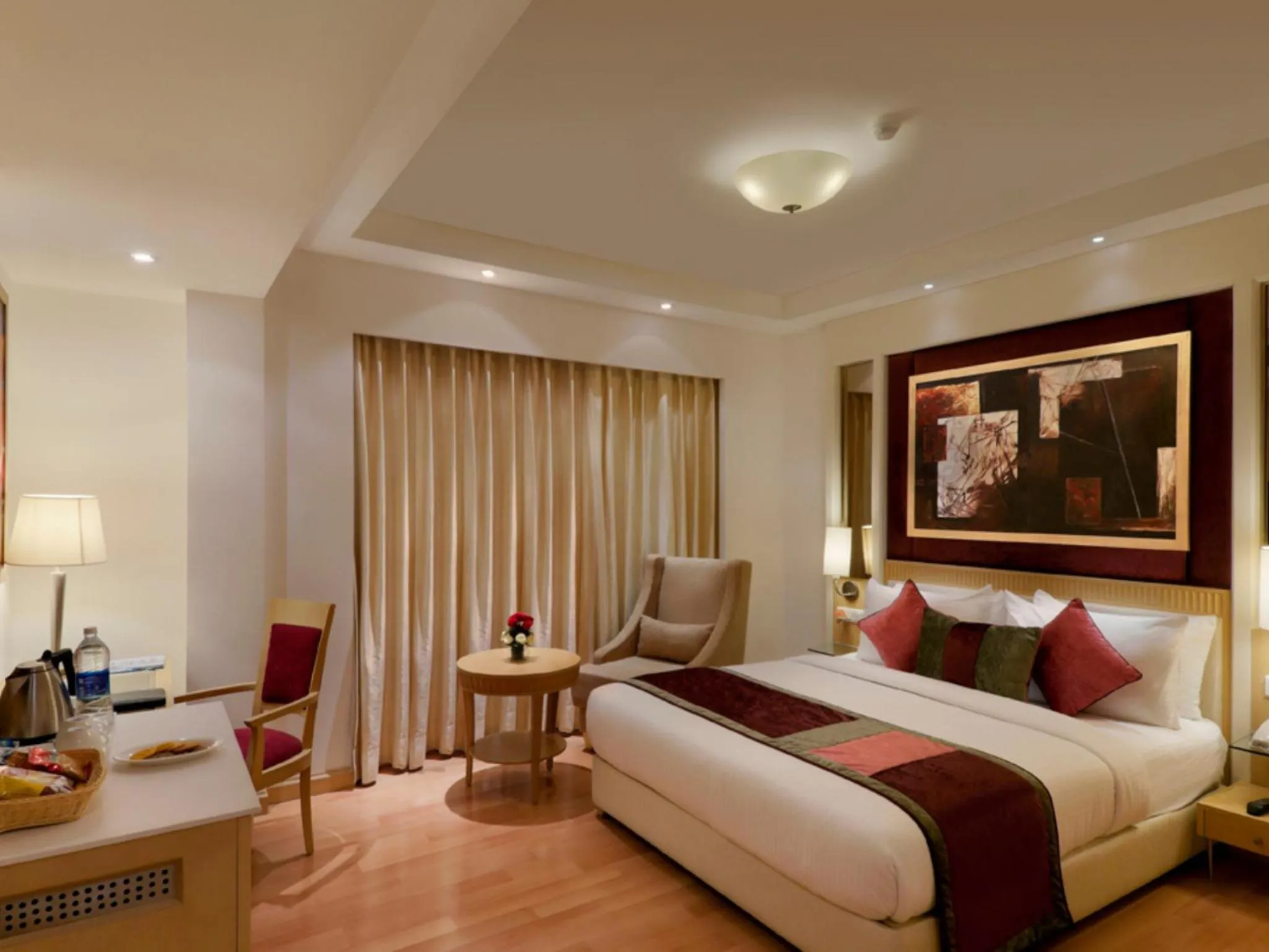 Photo of the whole room, Bed in Inde Hotel Vista Woods Huda City Centre, Gurgaon