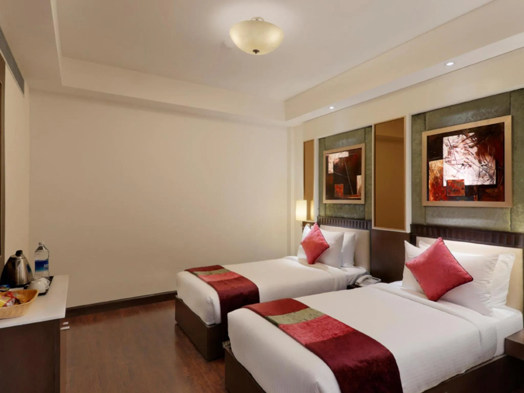 Bed in Inde Hotel Vista Woods Huda City Centre, Gurgaon