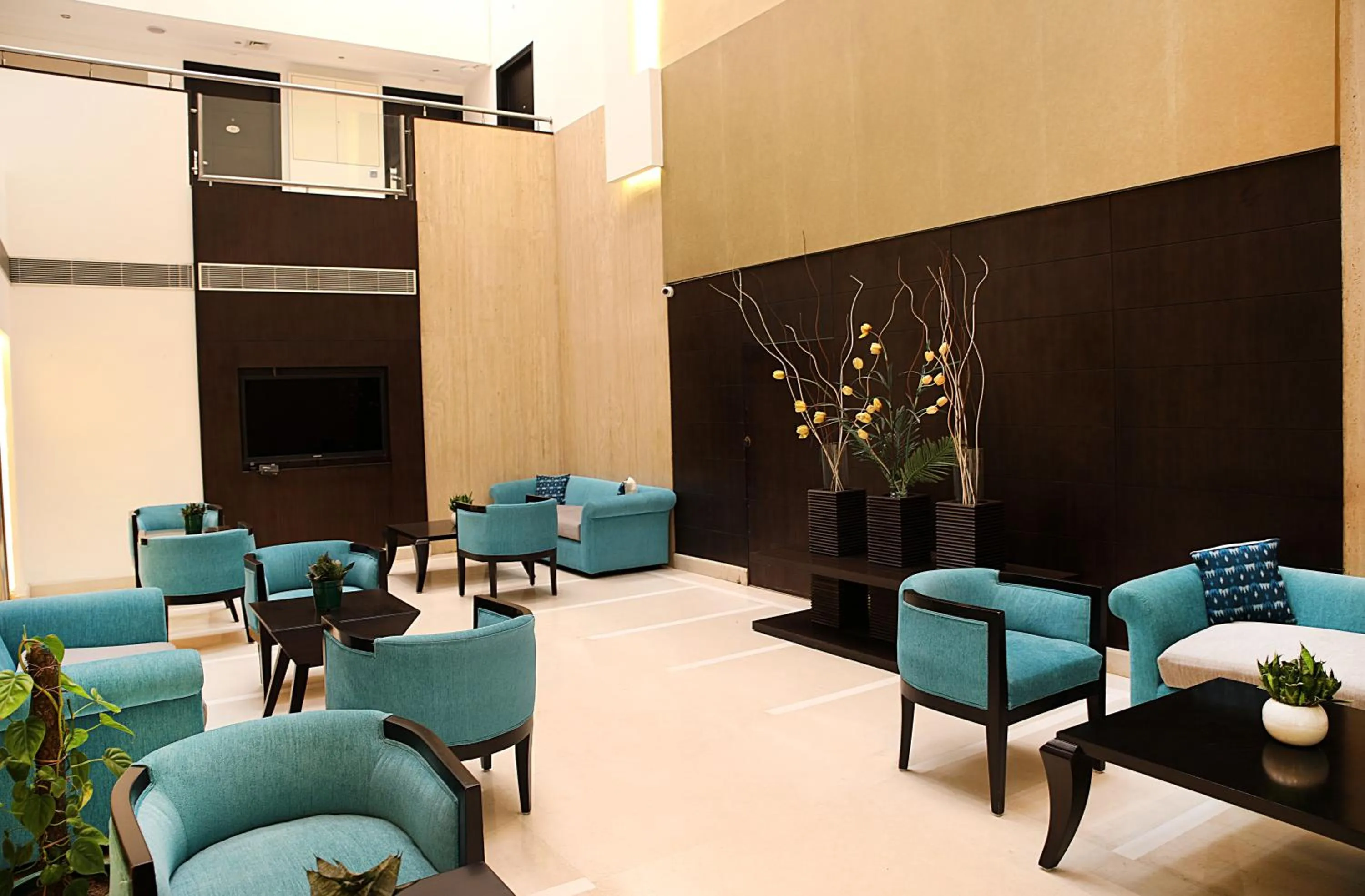 Lobby or reception in Inde Hotel Vista Woods Huda City Centre, Gurgaon