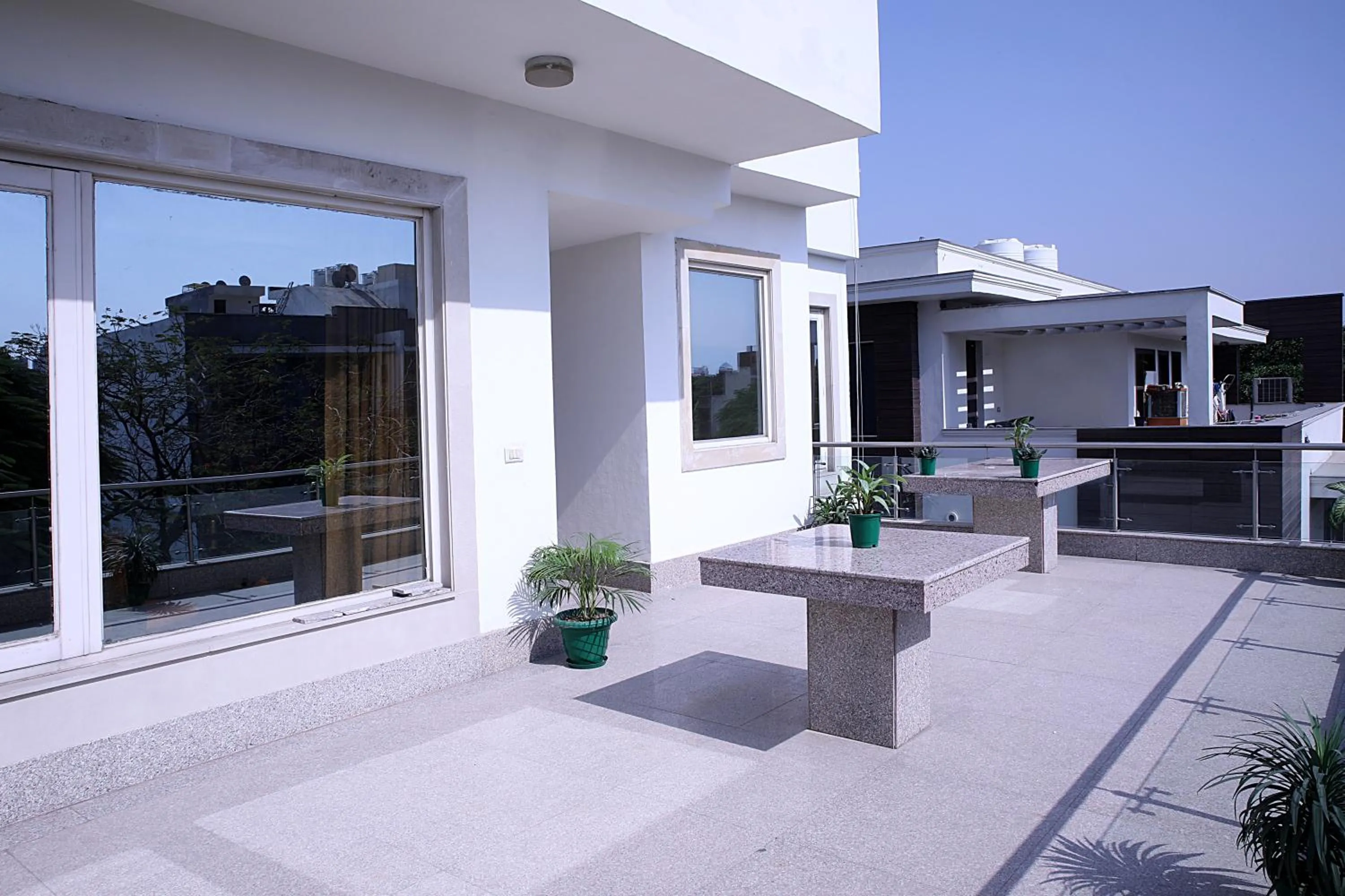 Balcony/Terrace in Inde Hotel Vista Woods Huda City Centre, Gurgaon