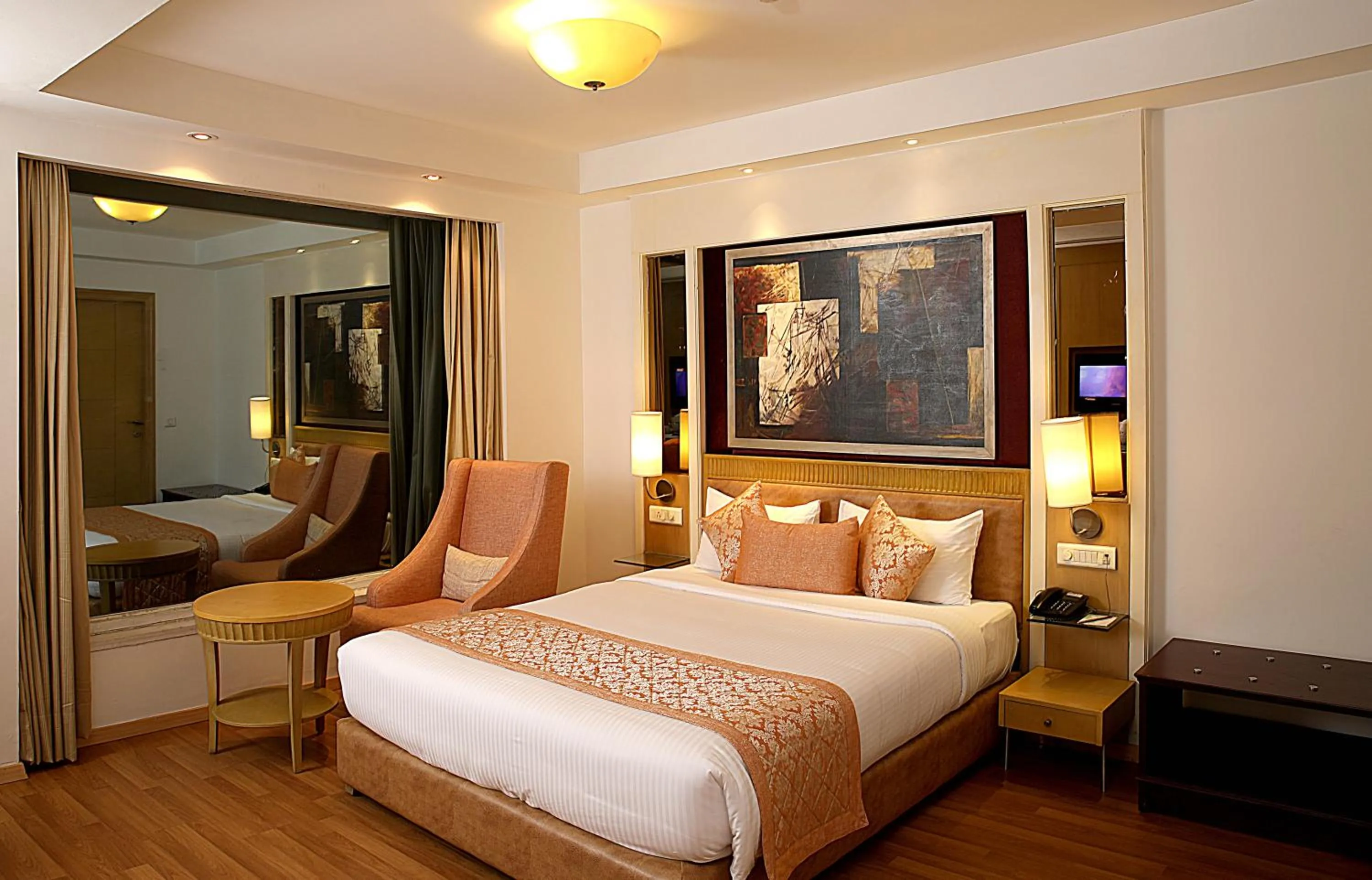 Bedroom, Bed in Inde Hotel Vista Woods Huda City Centre, Gurgaon