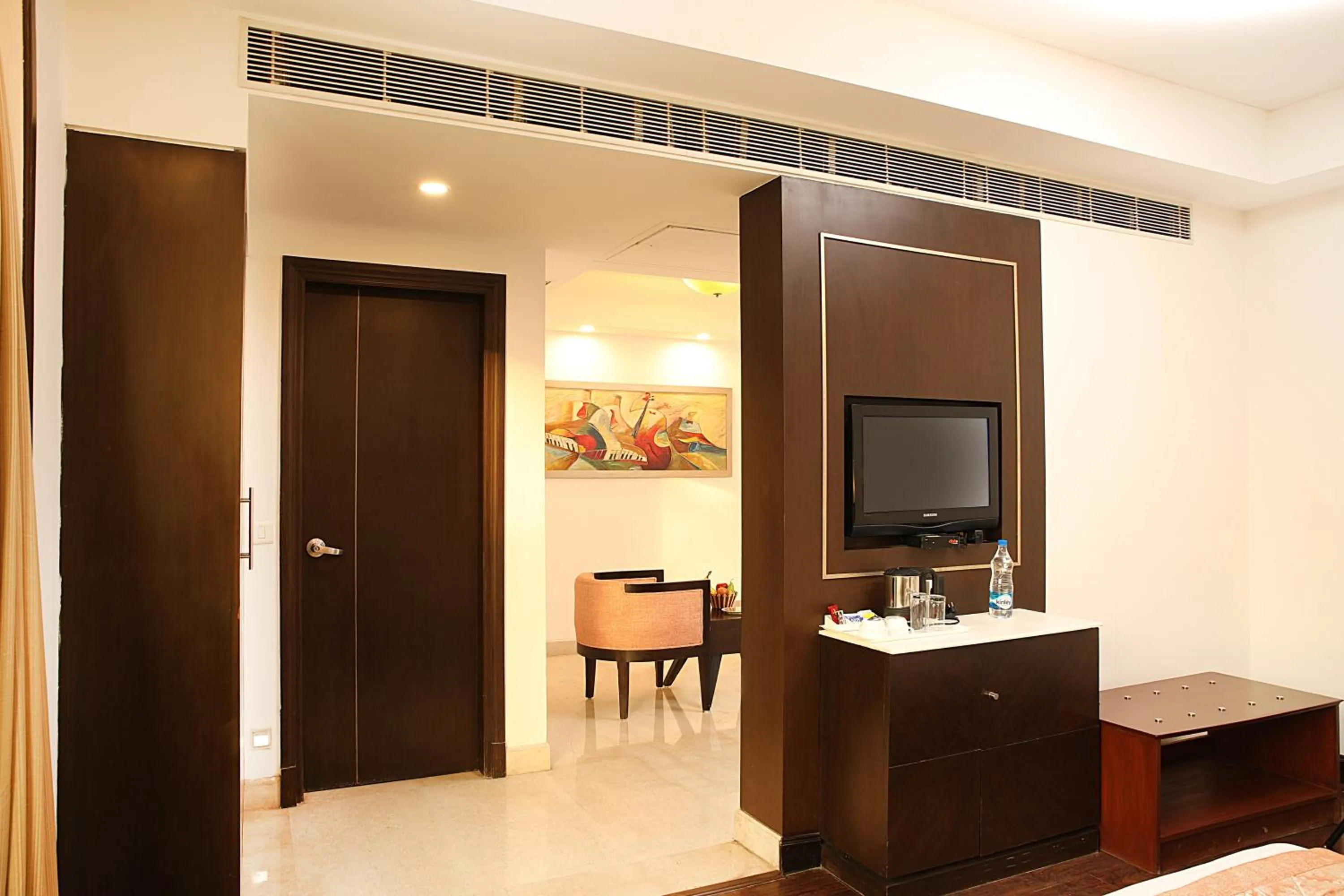 Bed in Inde Hotel Vista Woods Huda City Centre, Gurgaon