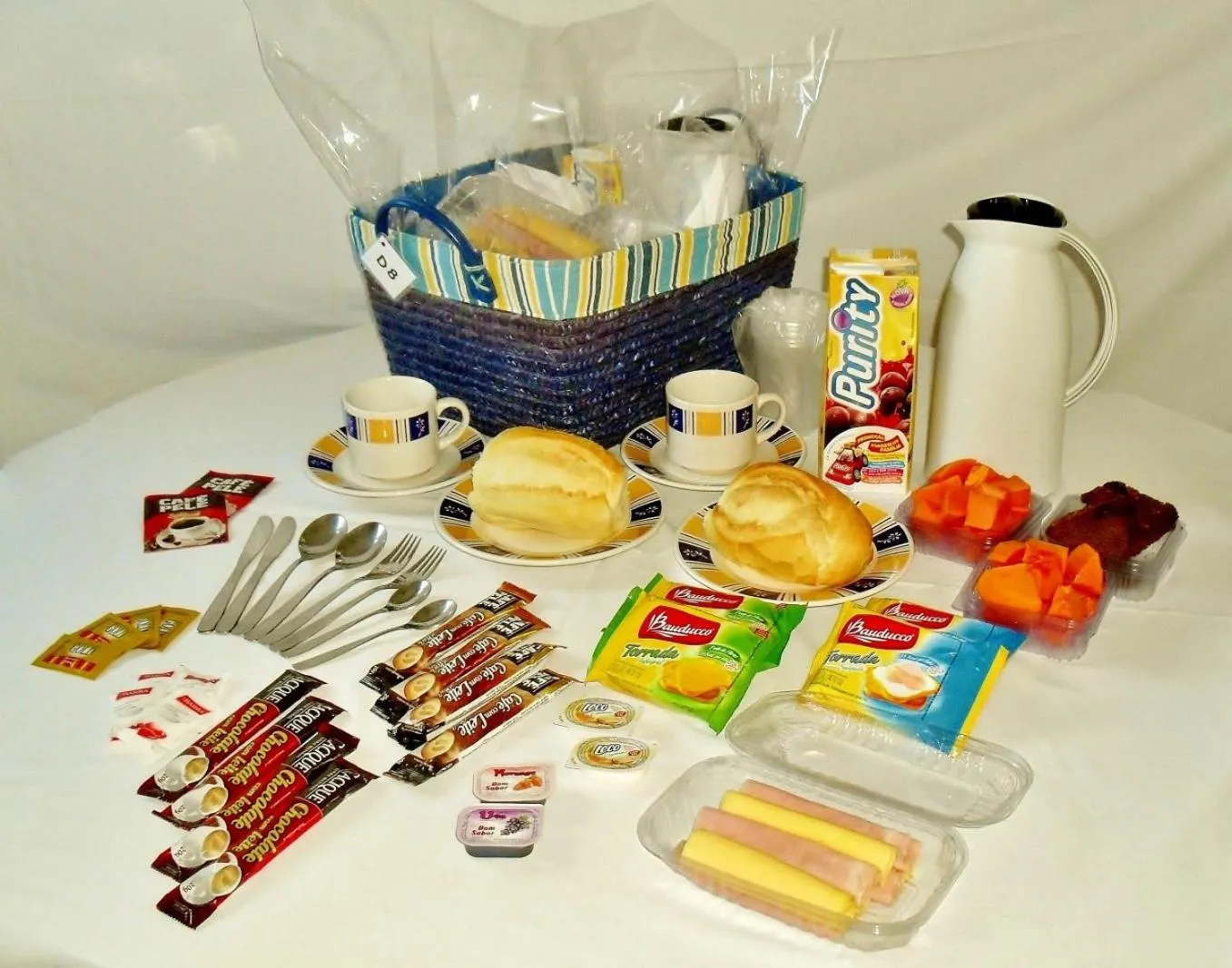 Breakfast in Costabela Apart Hotel e Pousada