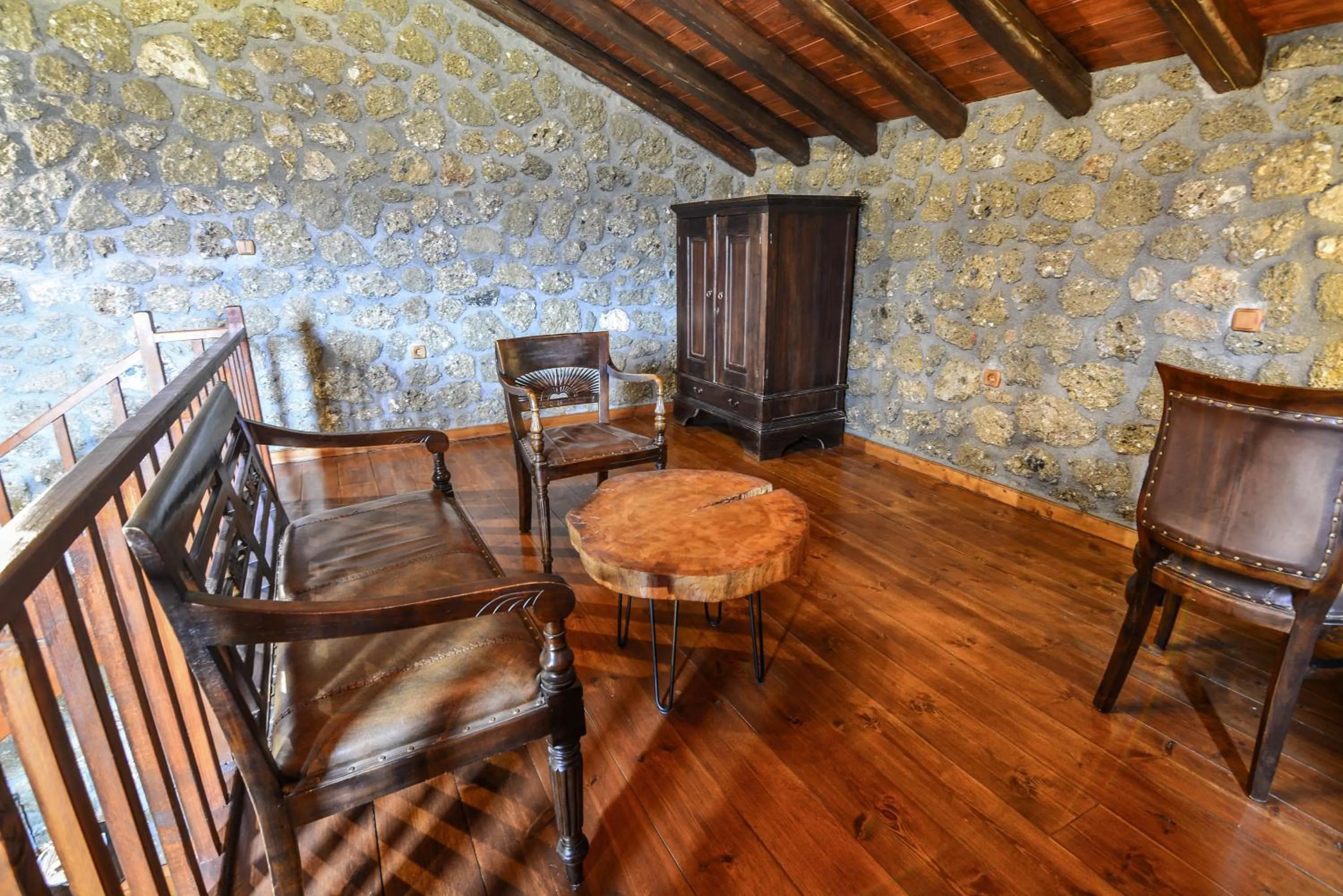 Pera Alonia Guest House