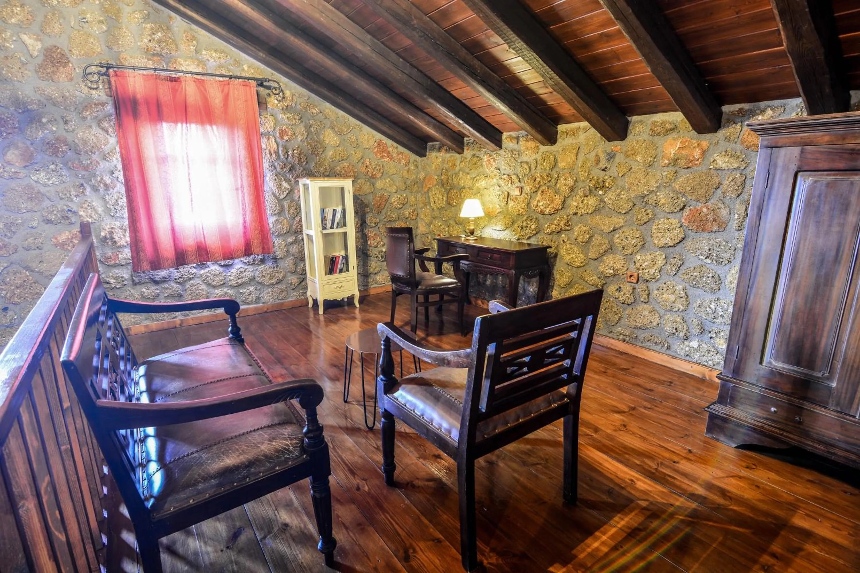 Pera Alonia Guest House