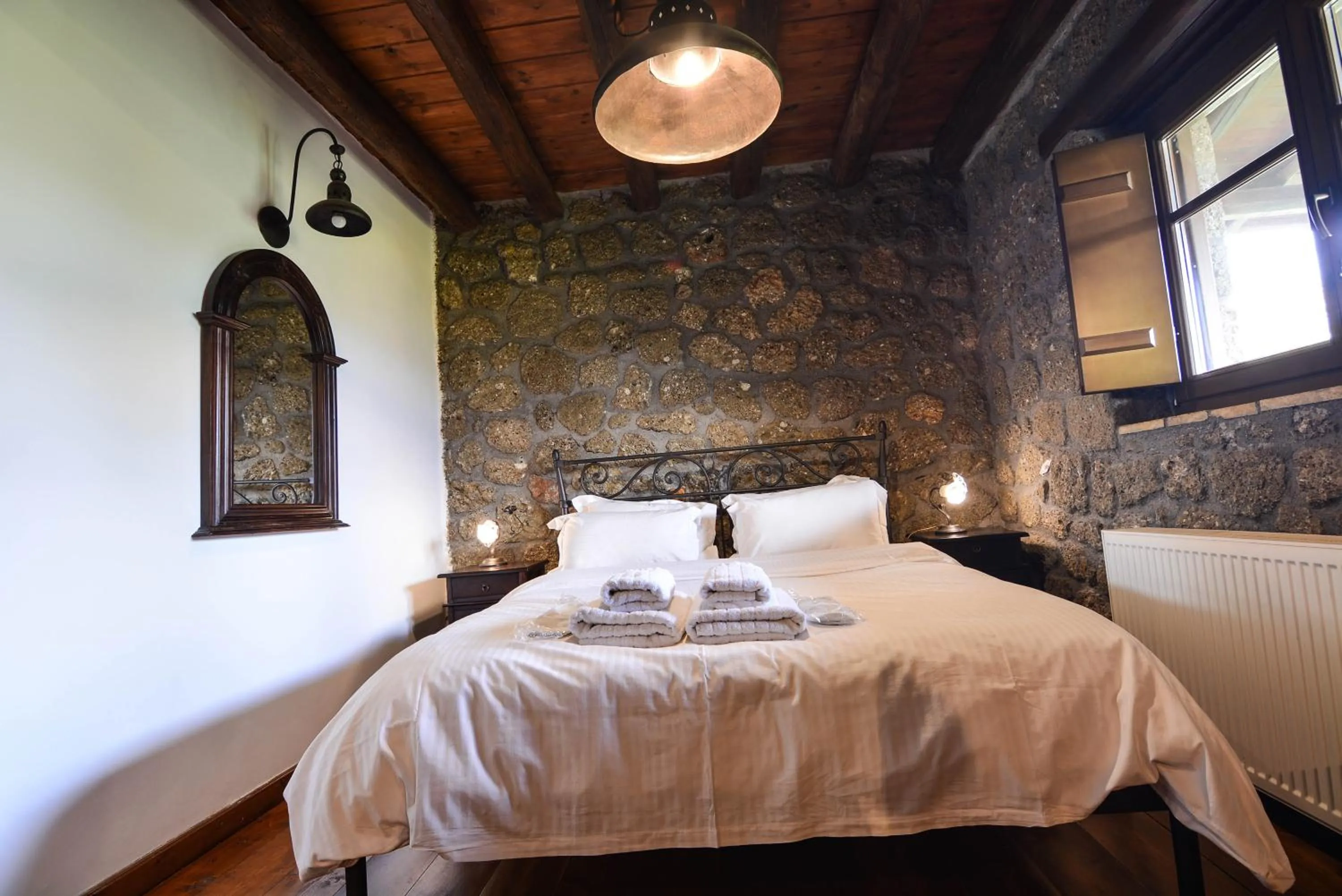 Bed in Pera Alonia Guest House